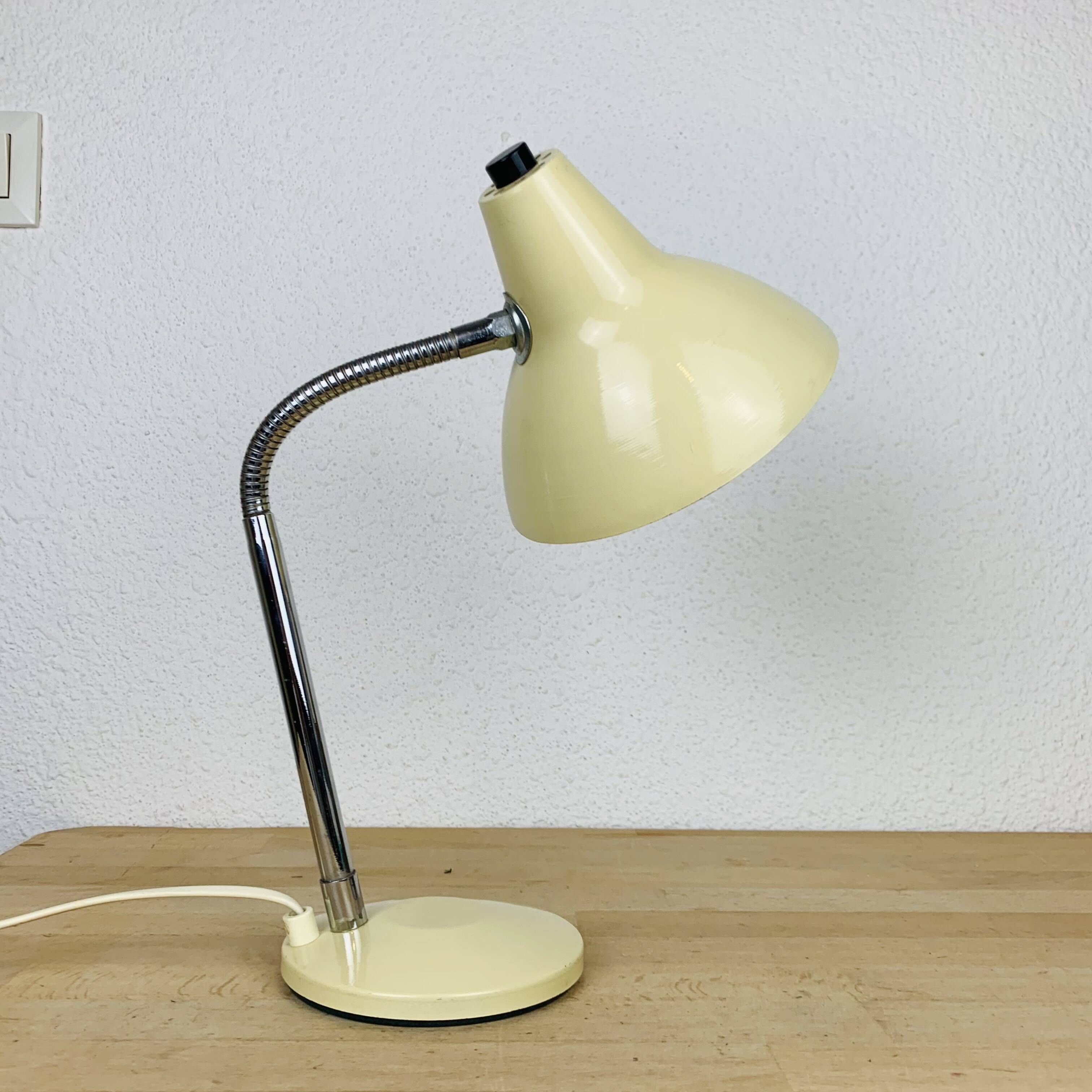 Lampe de bureau en métal beige, années 60