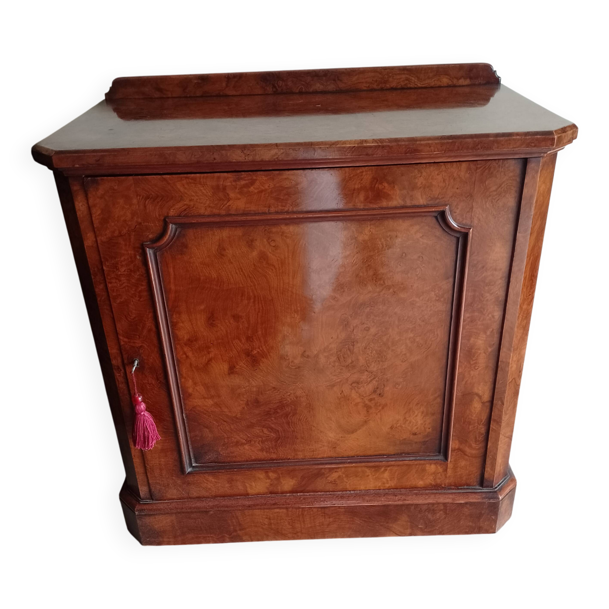 Beautiful small antique buffet in polished walnut.