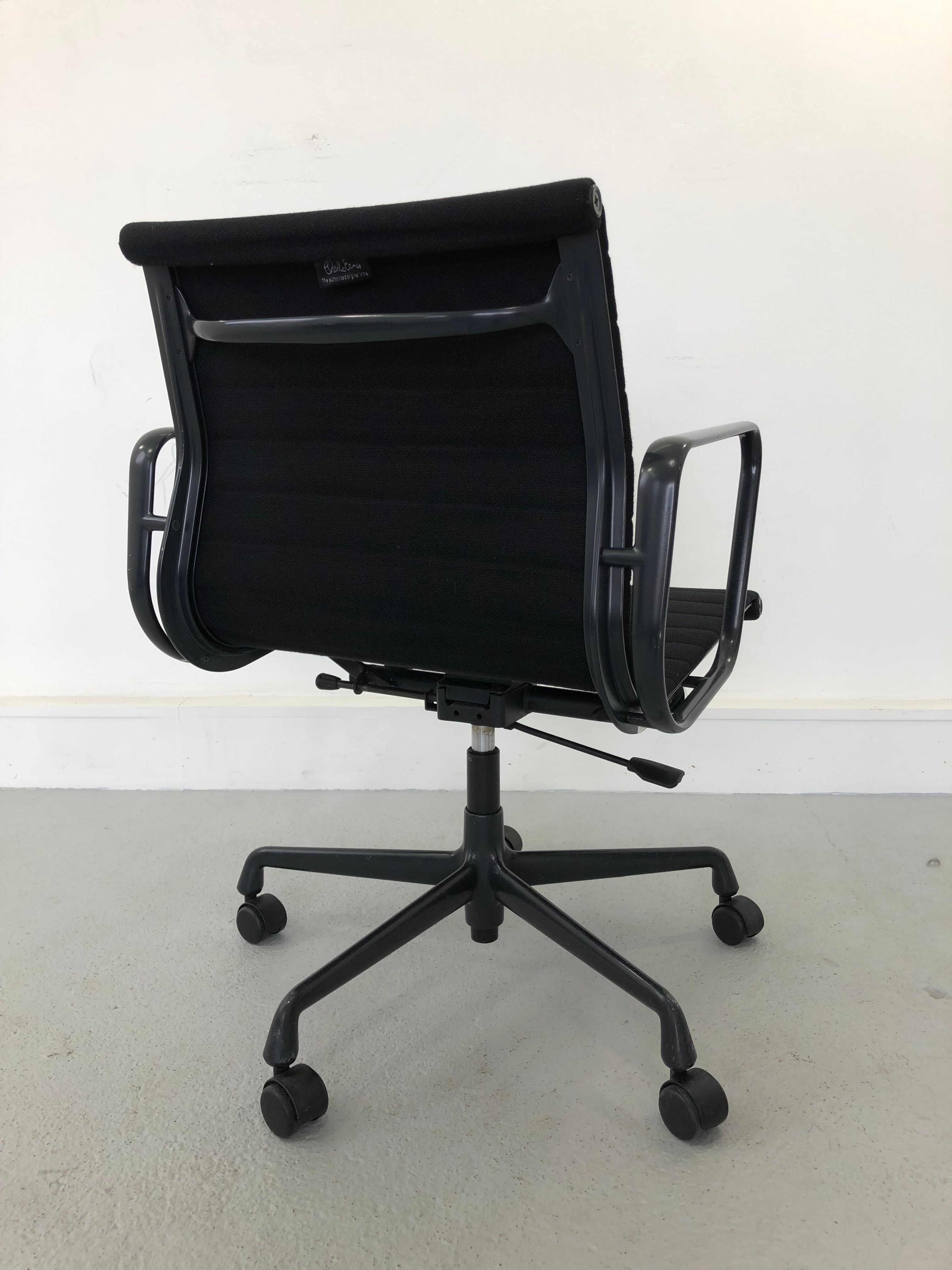 Aluminum black model EA 117 swivel chair by Charles & Ray Eames for Vitra