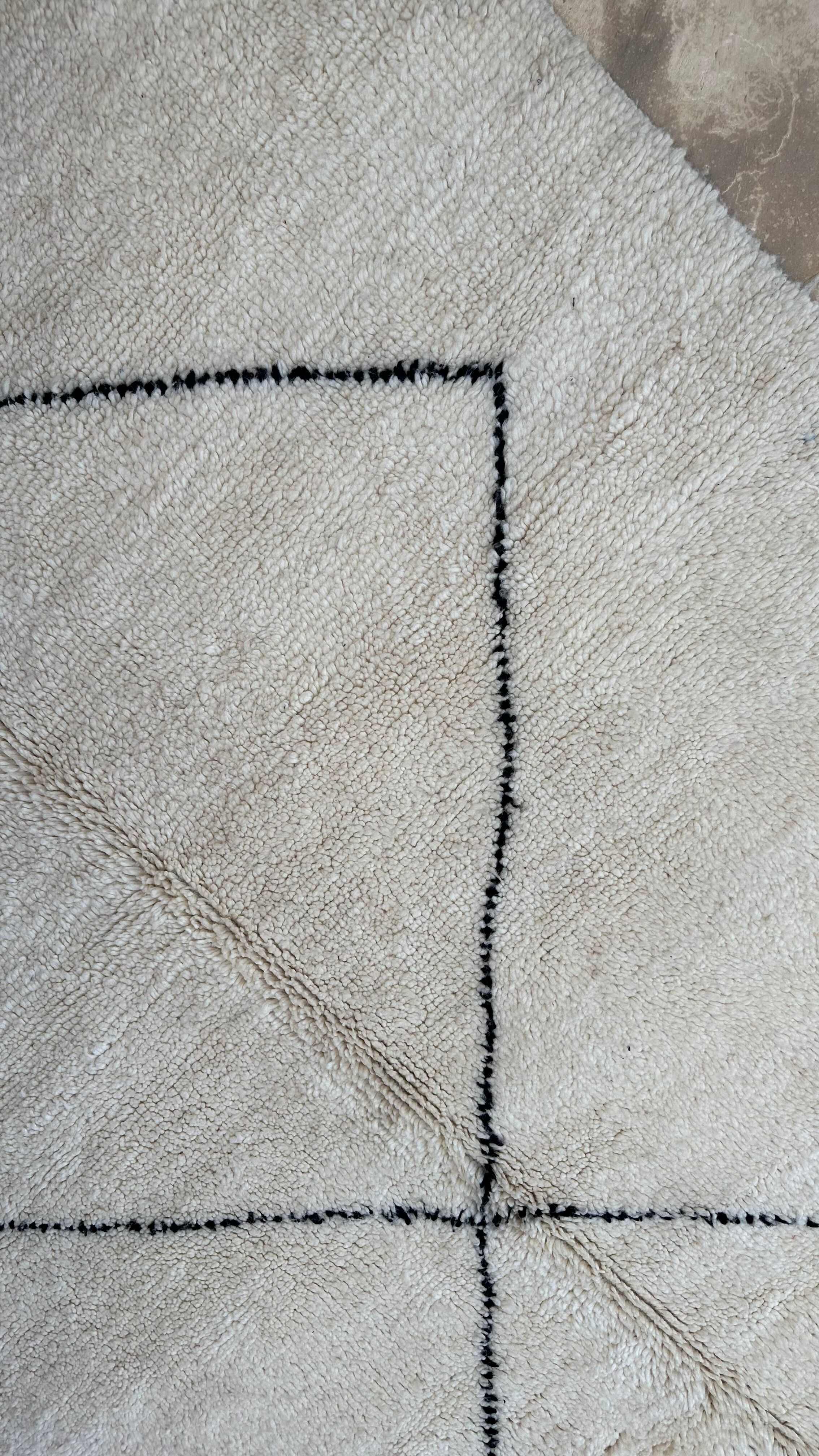 Moroccan rug ben ouarain white - 161 x 267 cm