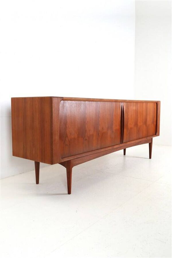 Enfilade en teck Bernhard Pedersen & Søn avec portes tambour / design danois du milieu du siècle moderne / années 1960