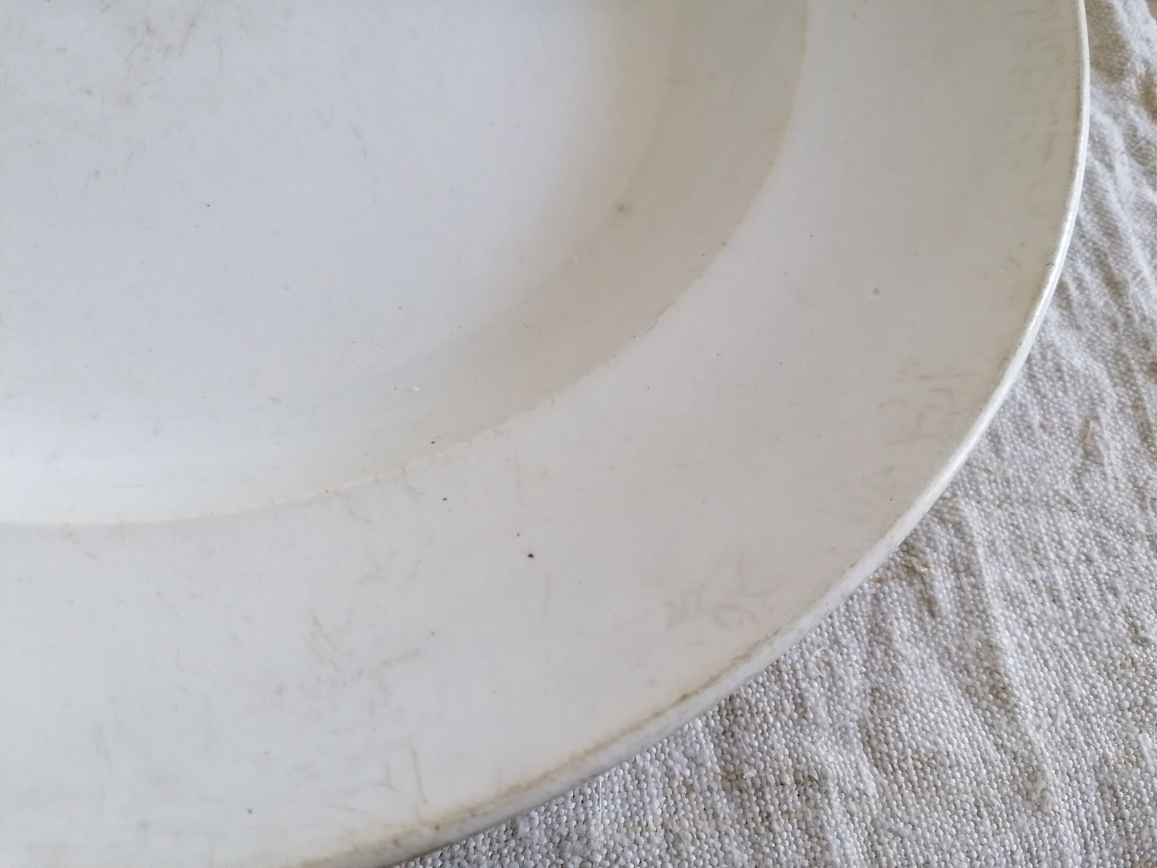 Round dish Old man Bordeaux