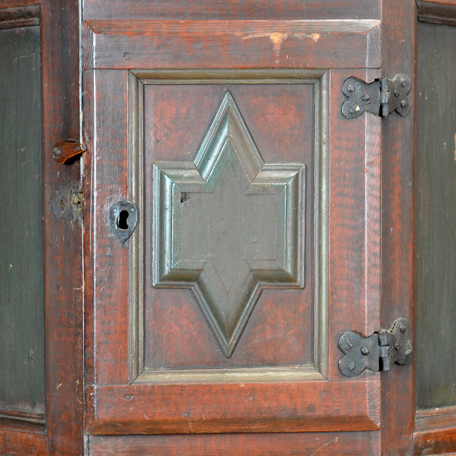 Swedish Farmhouse Corner Cabinet, 1817