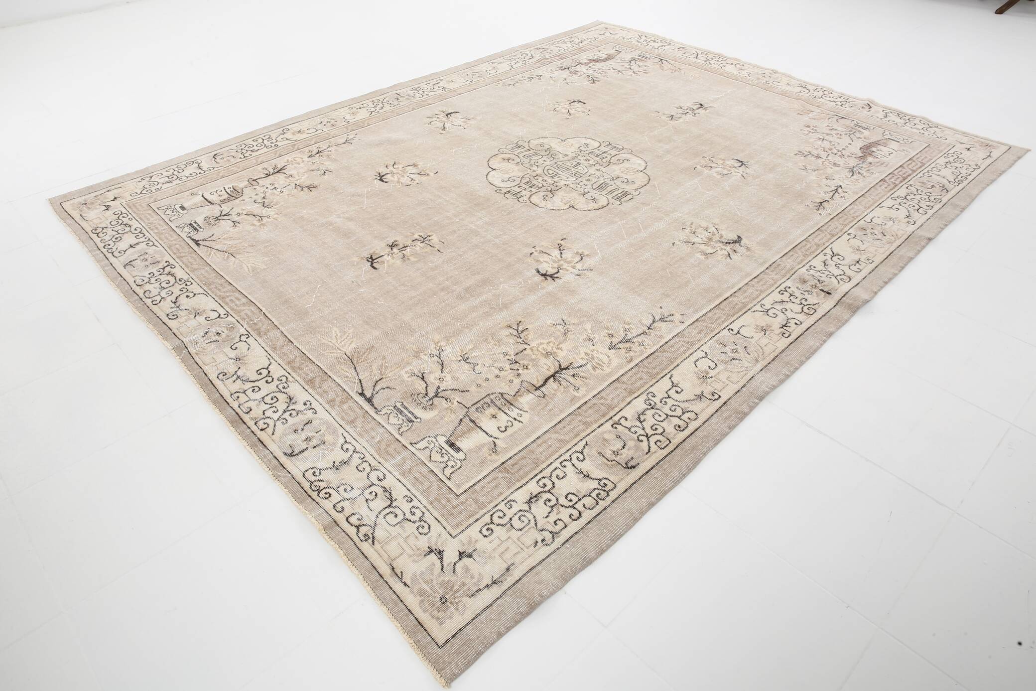 Tapis oriental vintage beige