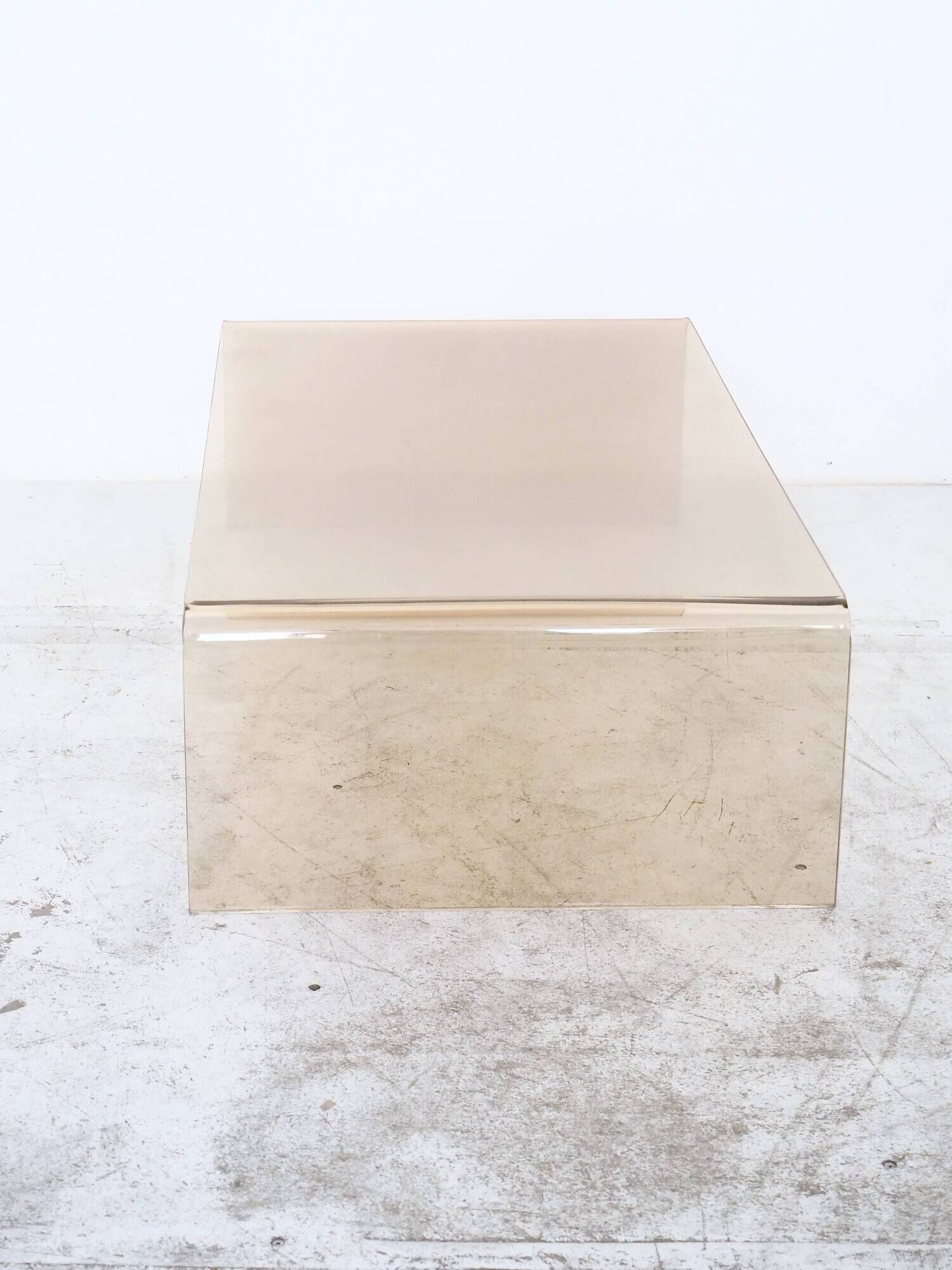 table basse plexiglas fumé Design années 1970
