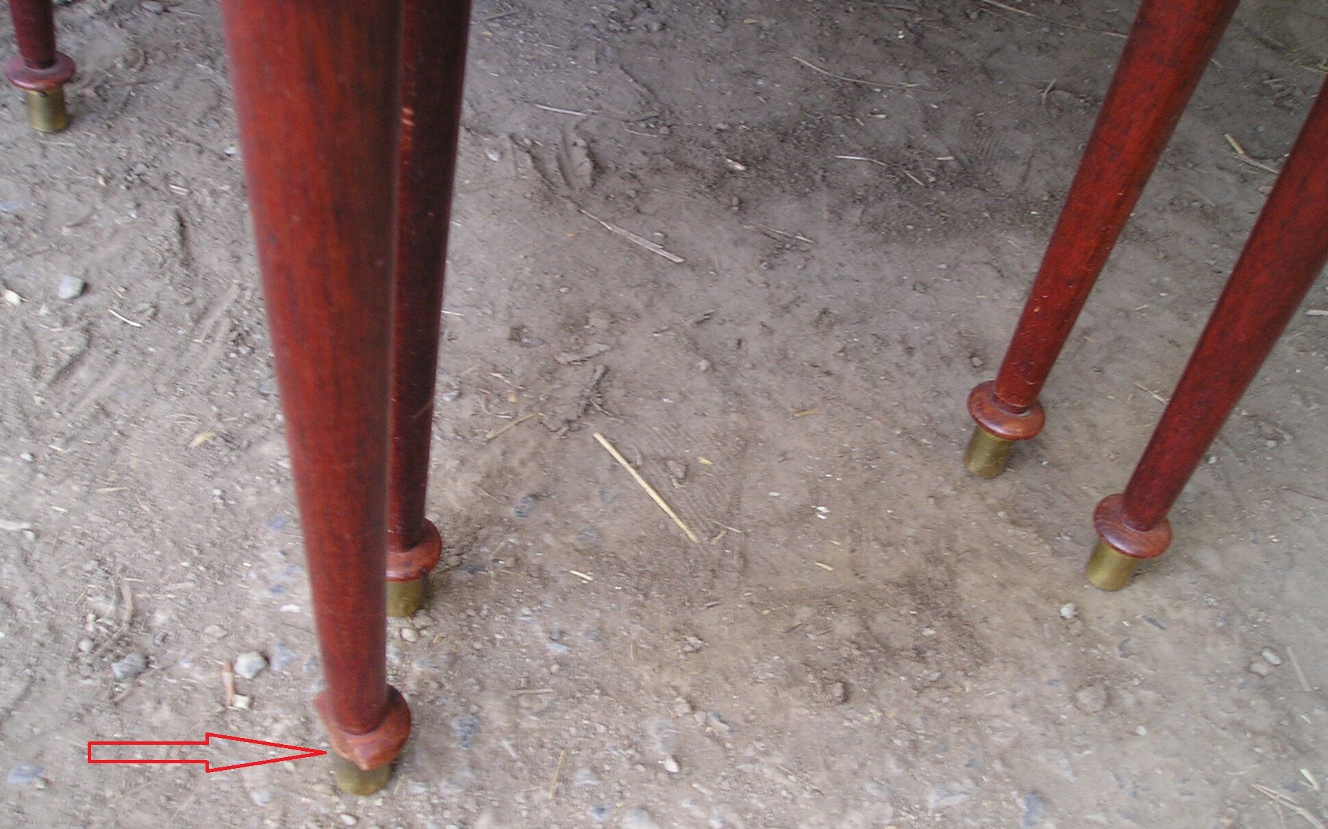 Set of 3 nesting tables in mahogany