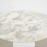 Tulip coffee table by Eero Saarinen for Knoll from the 1960