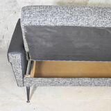 Un magnifique canapé pliant allemand des années 1960 après rénovation complète