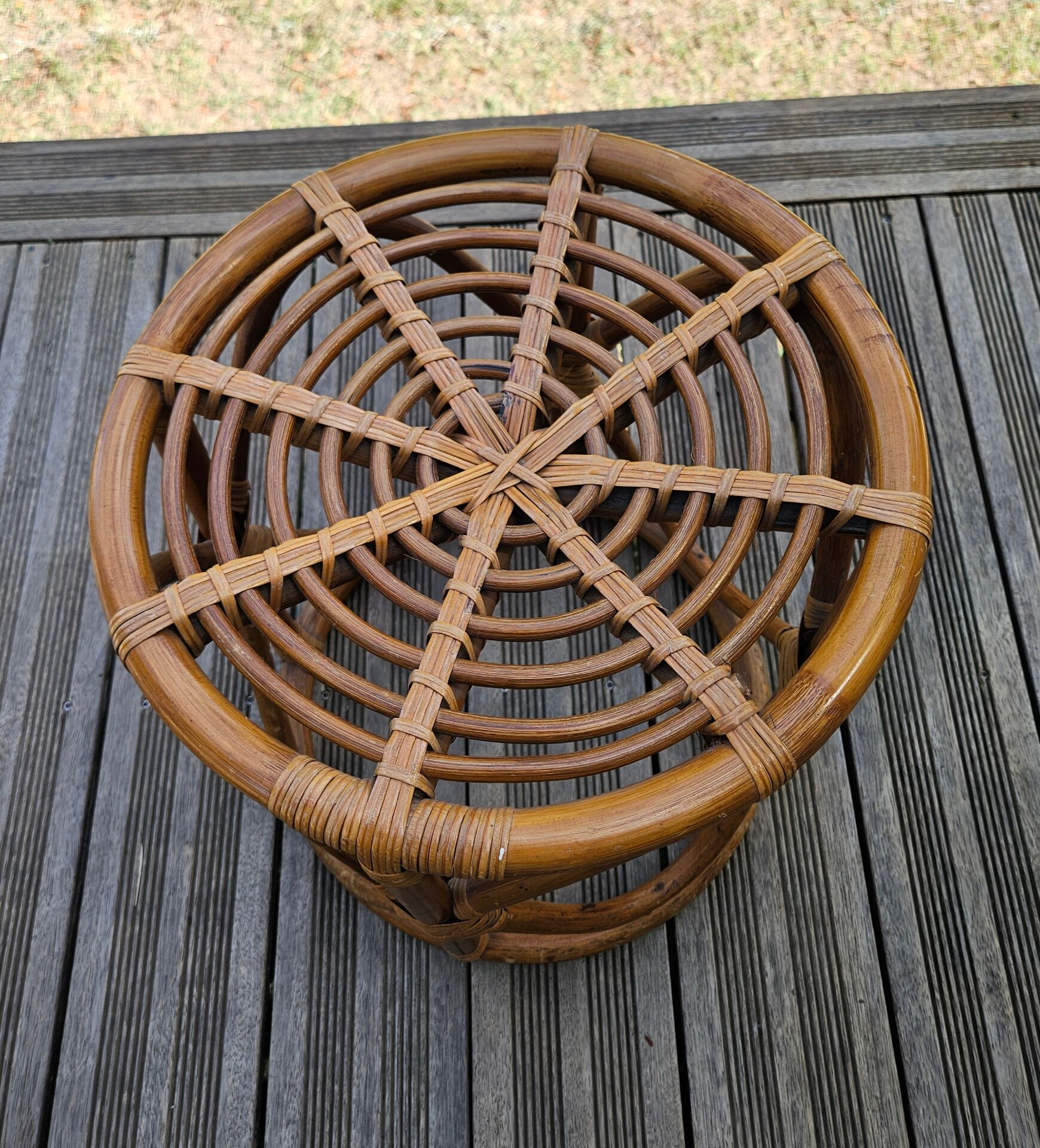 Pouf en rotin avec coussin