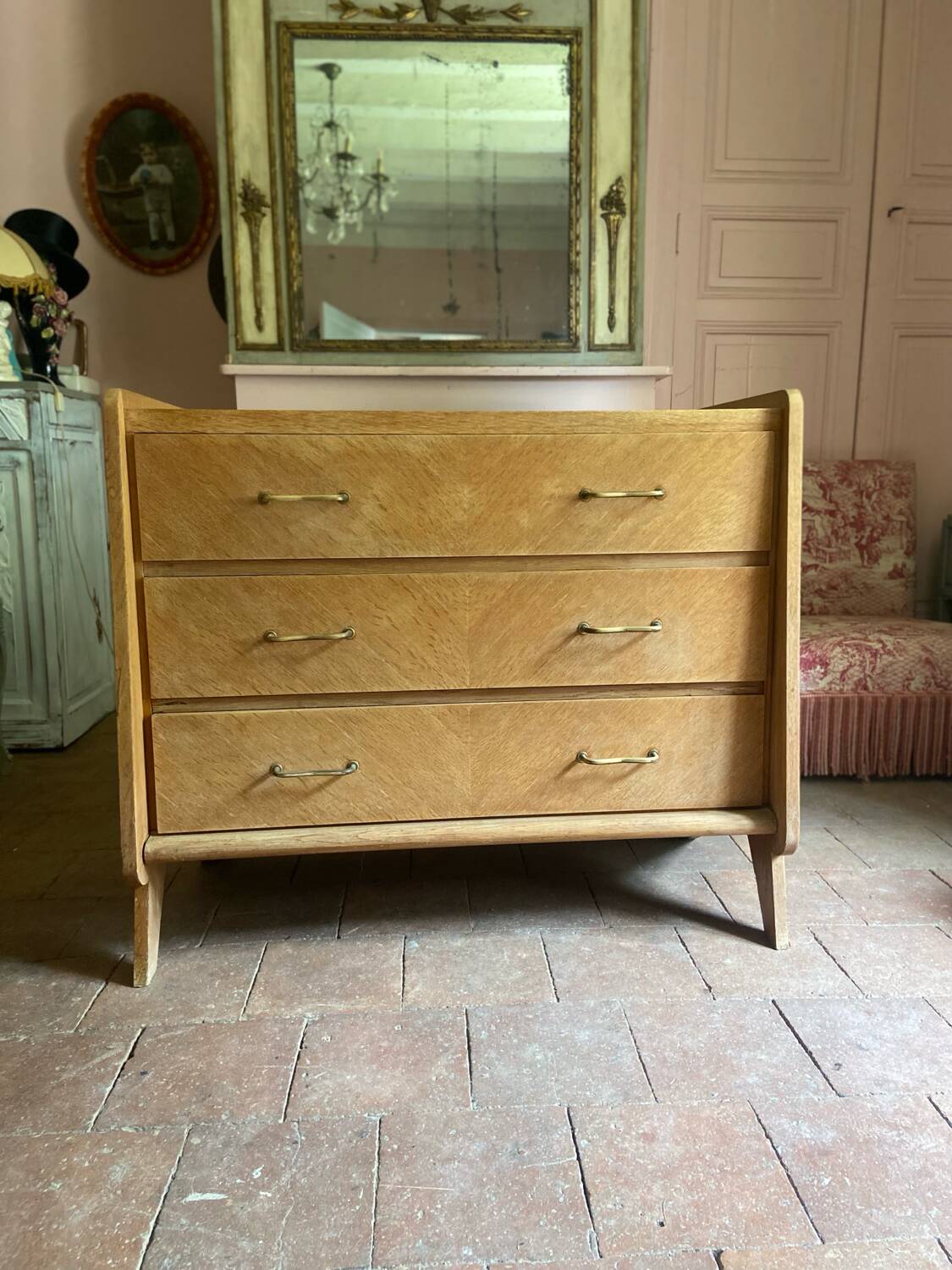 Commode vintage à ailerons