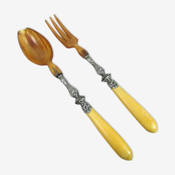 Metal and horn salad serving cutlery