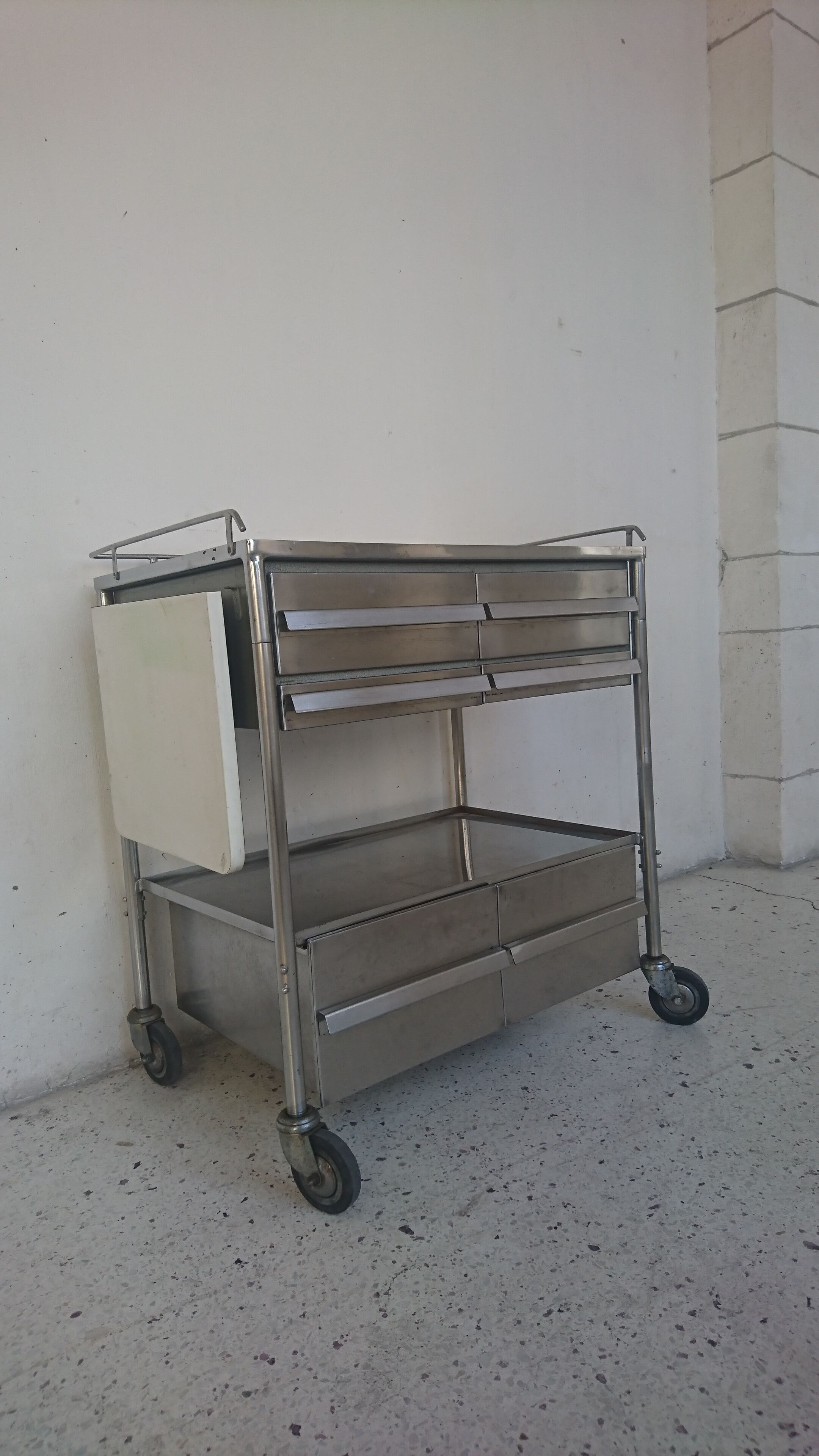 Vintage rolling stainless steel dessert