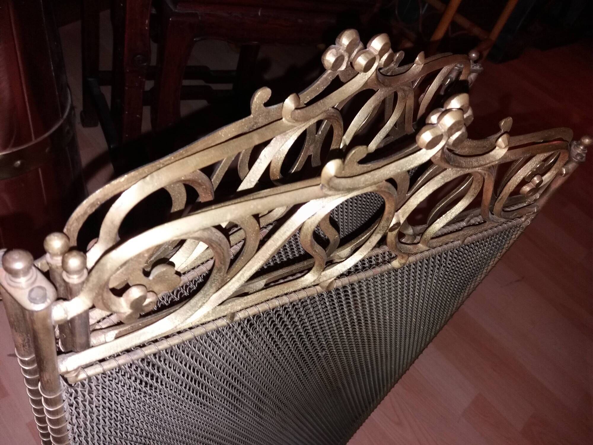 Firewall in 4 elements of style neo Gothic bronze and iron mesh in perfect condition and time 1950