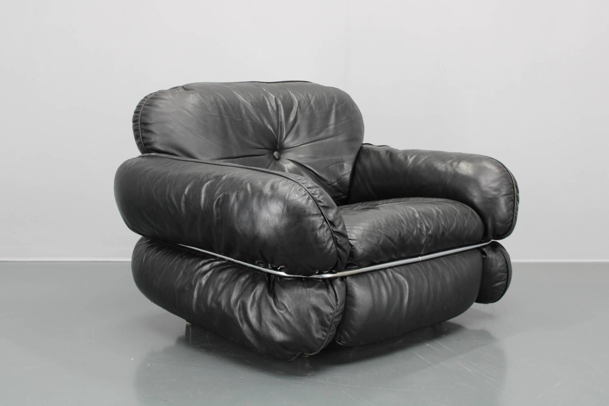 1970 Kurt Hvitsjö Rare “Hannibal” Black Leather Armchair For Isku, Finland
