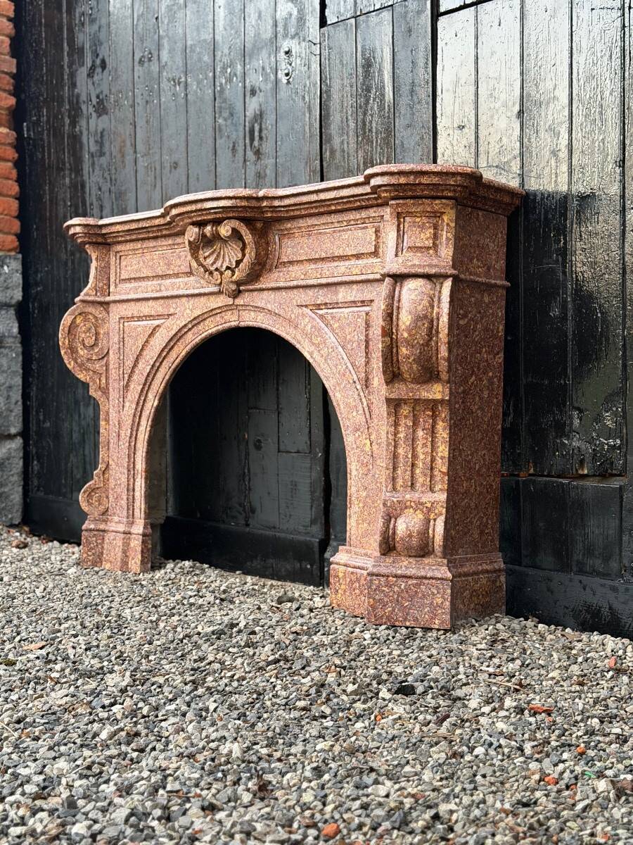 Impressive Napoleon III fireplace in violet brocatelle marble from Spain, circa 1880.