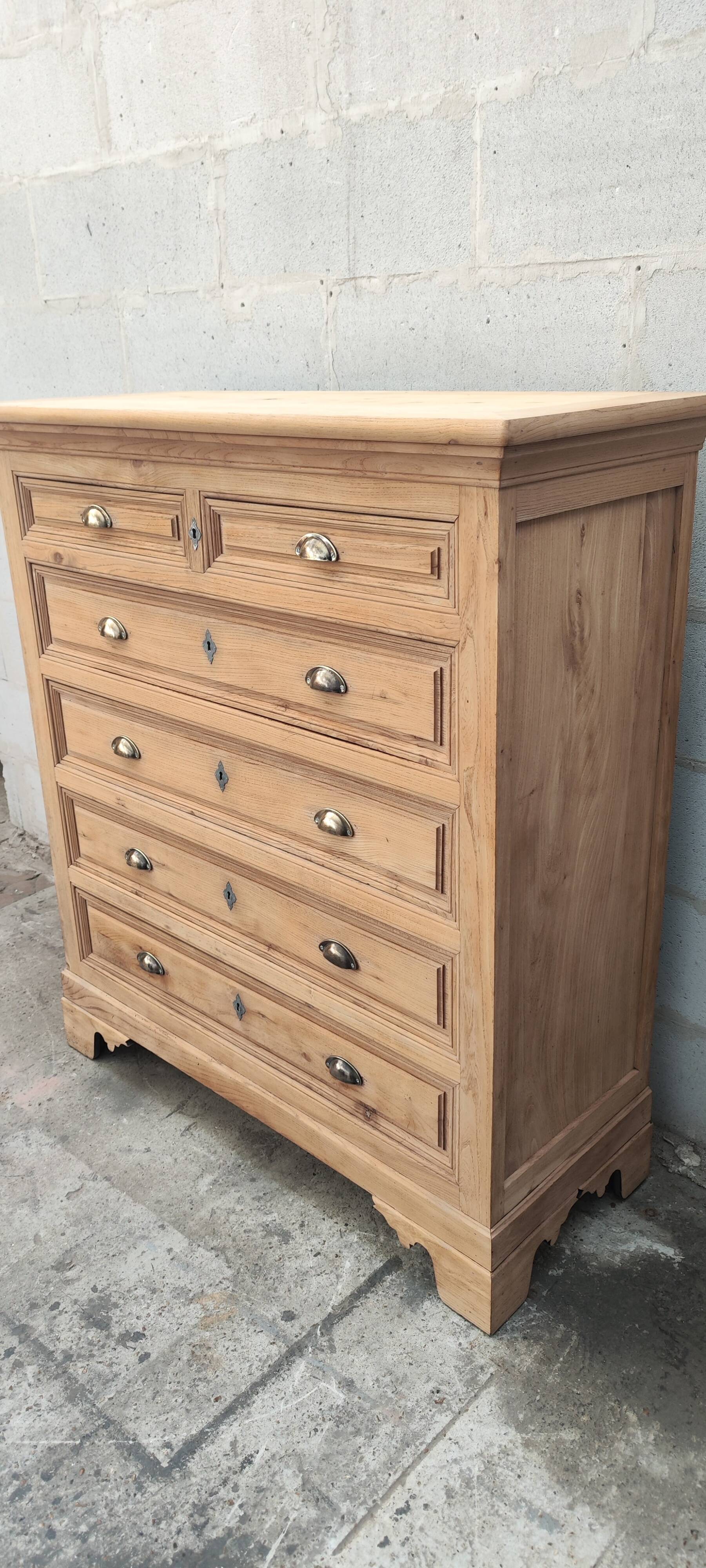 Old large elm chest of drawers with six drawers