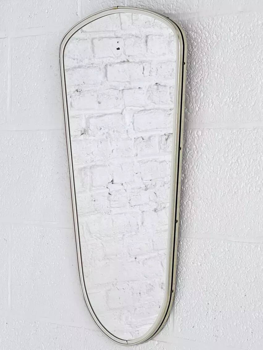 Rear view mirror and free form from the 50s