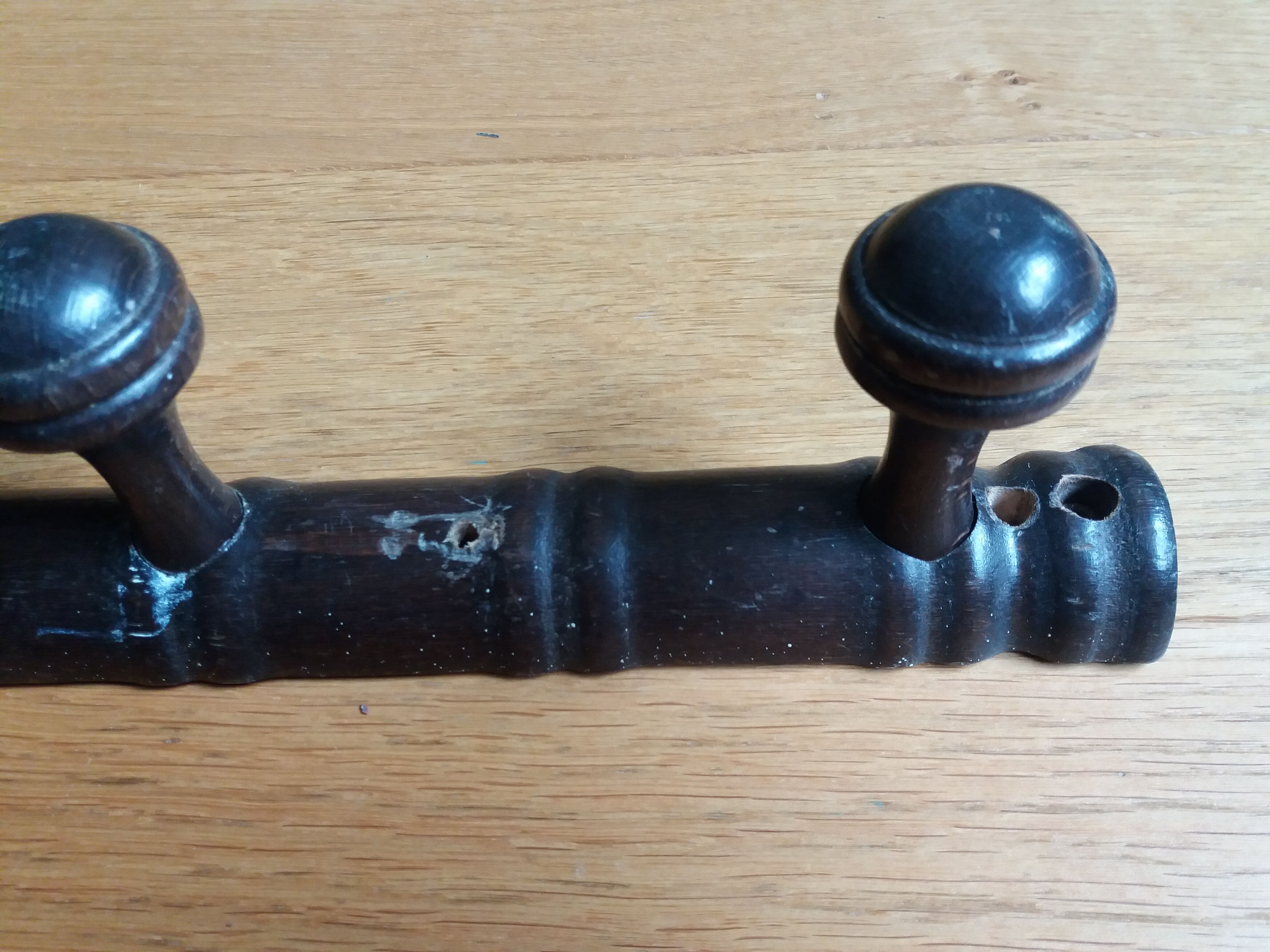 Wall-mounted coat rack 4 hooks