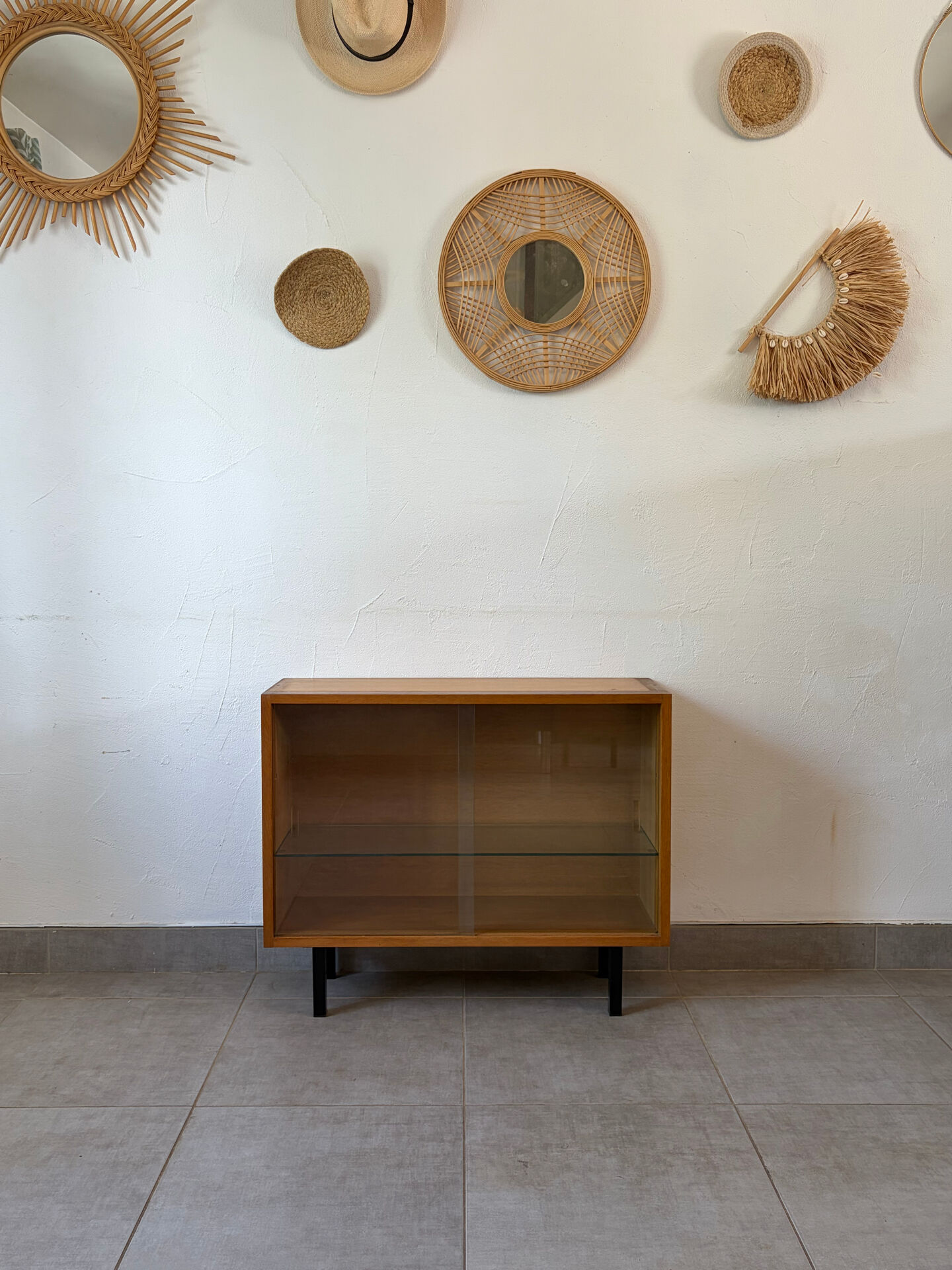 Charming display cabinet / vintage TV unit from the 1960s.