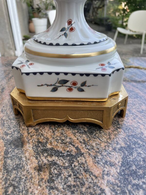 Important pied de lampe en porcelaine de Paris