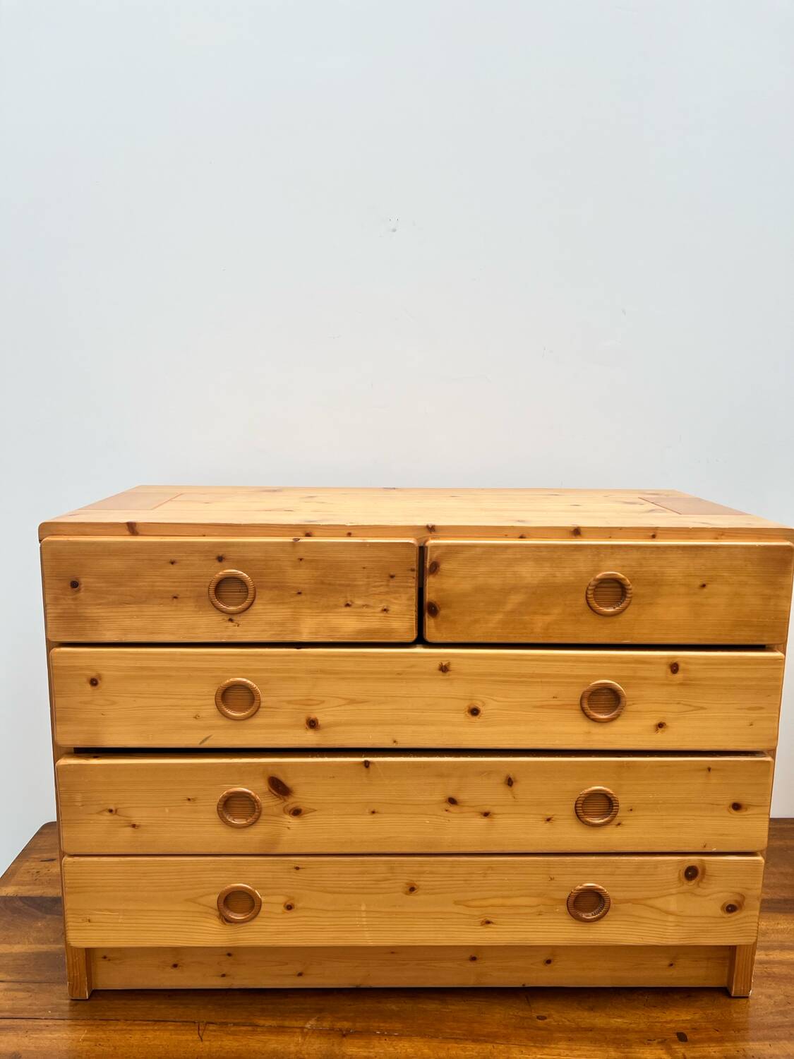 Les Arcs pine chest of drawers