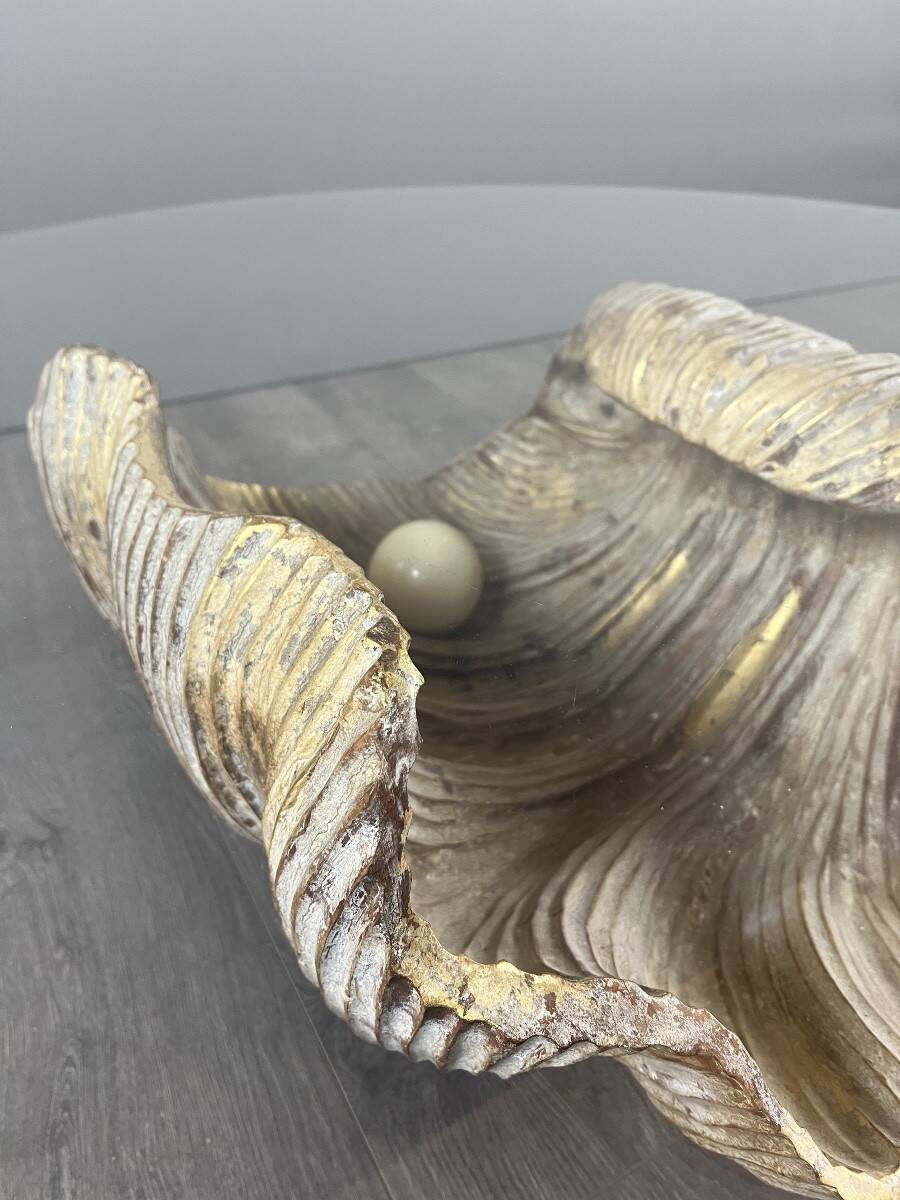 Shell-shaped coffee table in carved wood, 20th century