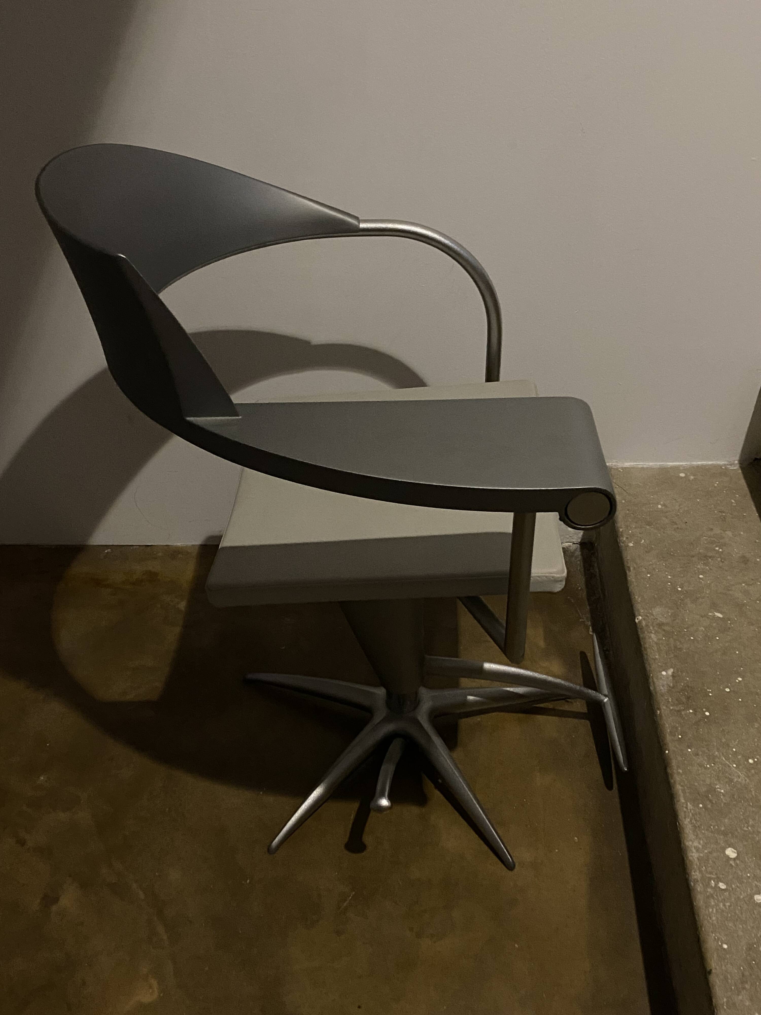 Salon Coppola/Ph.Starck hairdressing chair