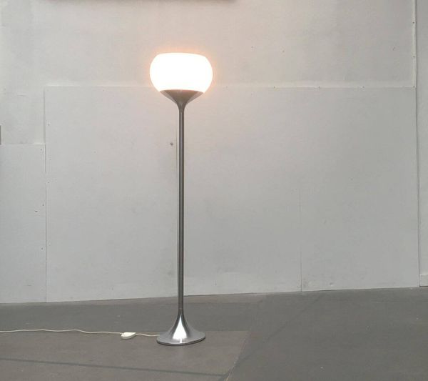 Lampe sur pied Flash de l'âge spatial italien du milieu du siècle de Guzzini