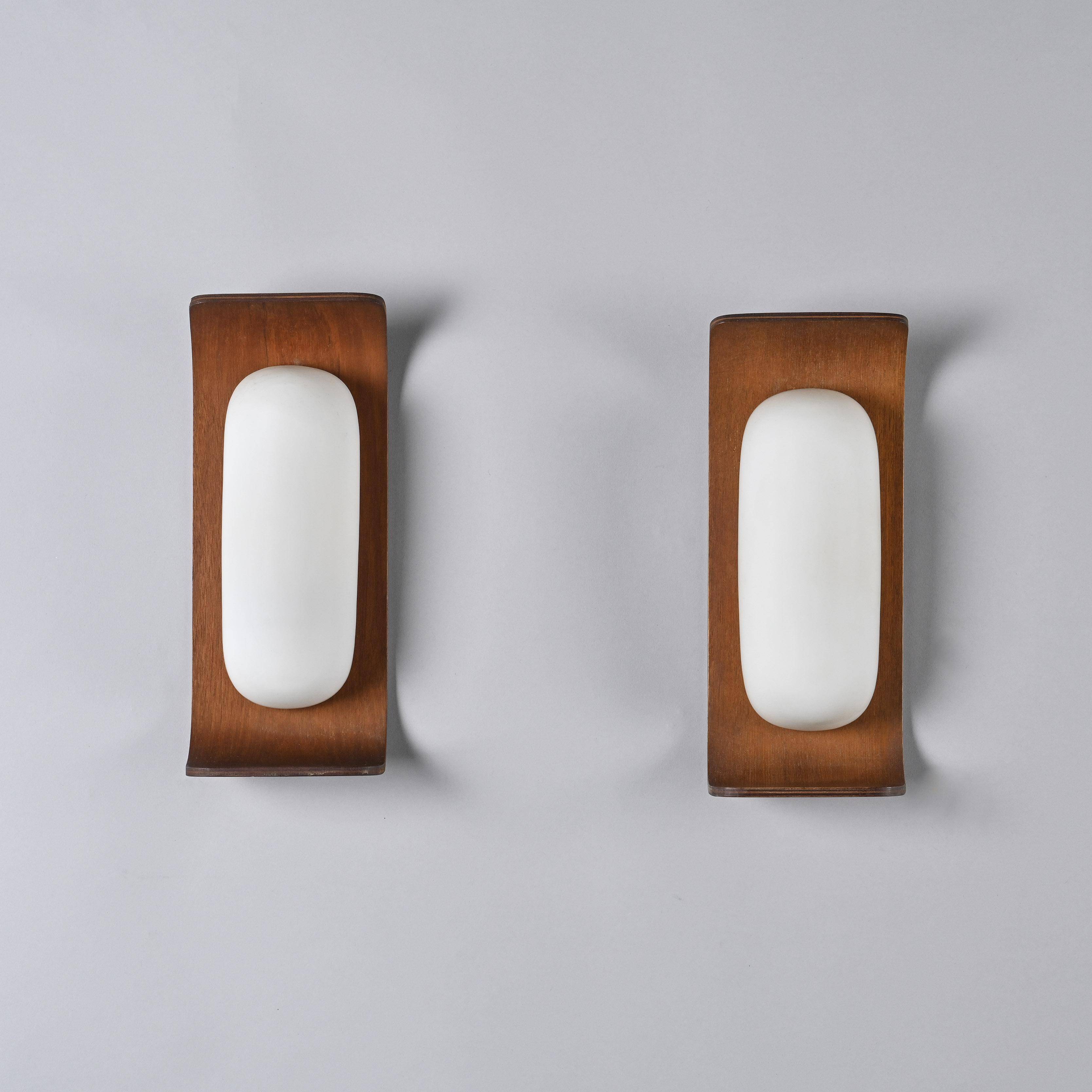Pair of teak wall lights by Goffredo Reggiani, circa 1960