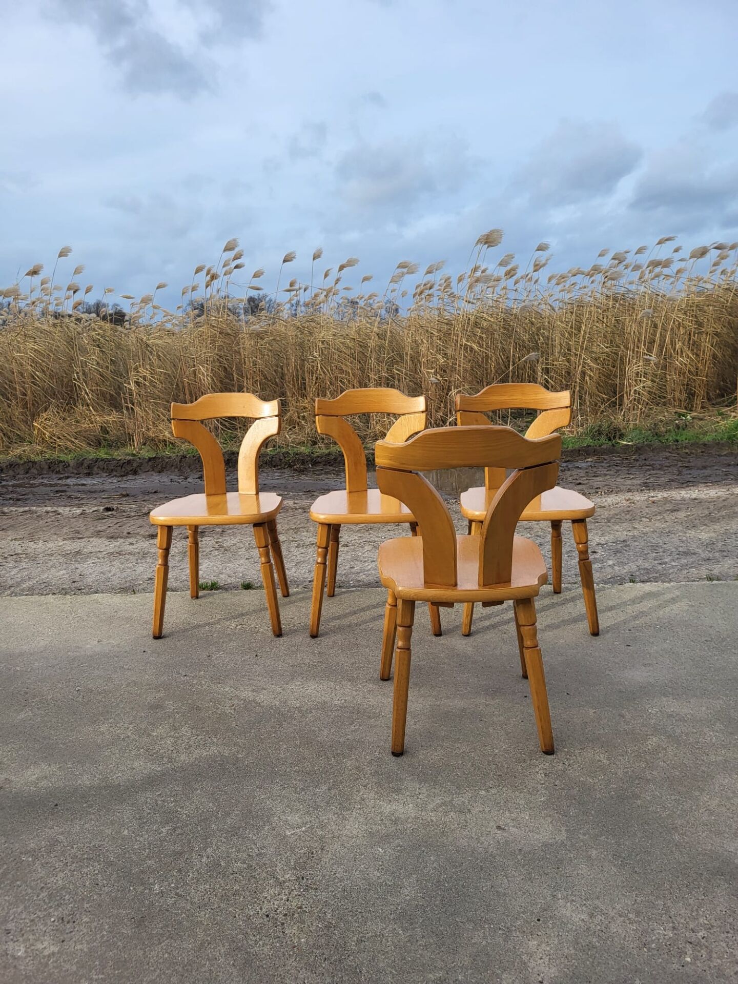 Vintage dining set - blond oak 1970s - extendable table and 4 chairs