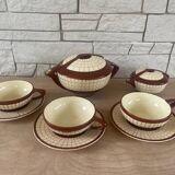 Small tea service in fine earthenware.