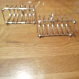 Set of two toast holders