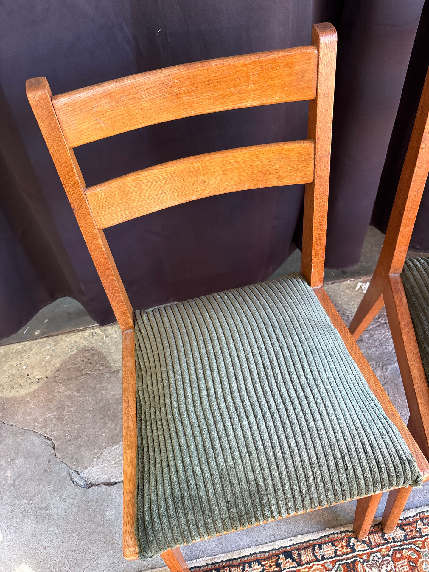 Set of 4 vintage chairs in wood and corduroy – 1950s/60s