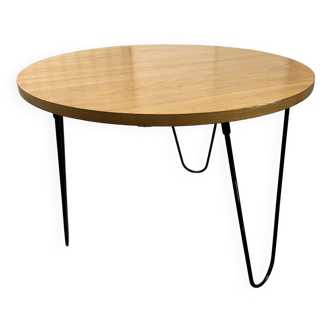 Table basse années 60 pieds épingles et plateau chêne massif