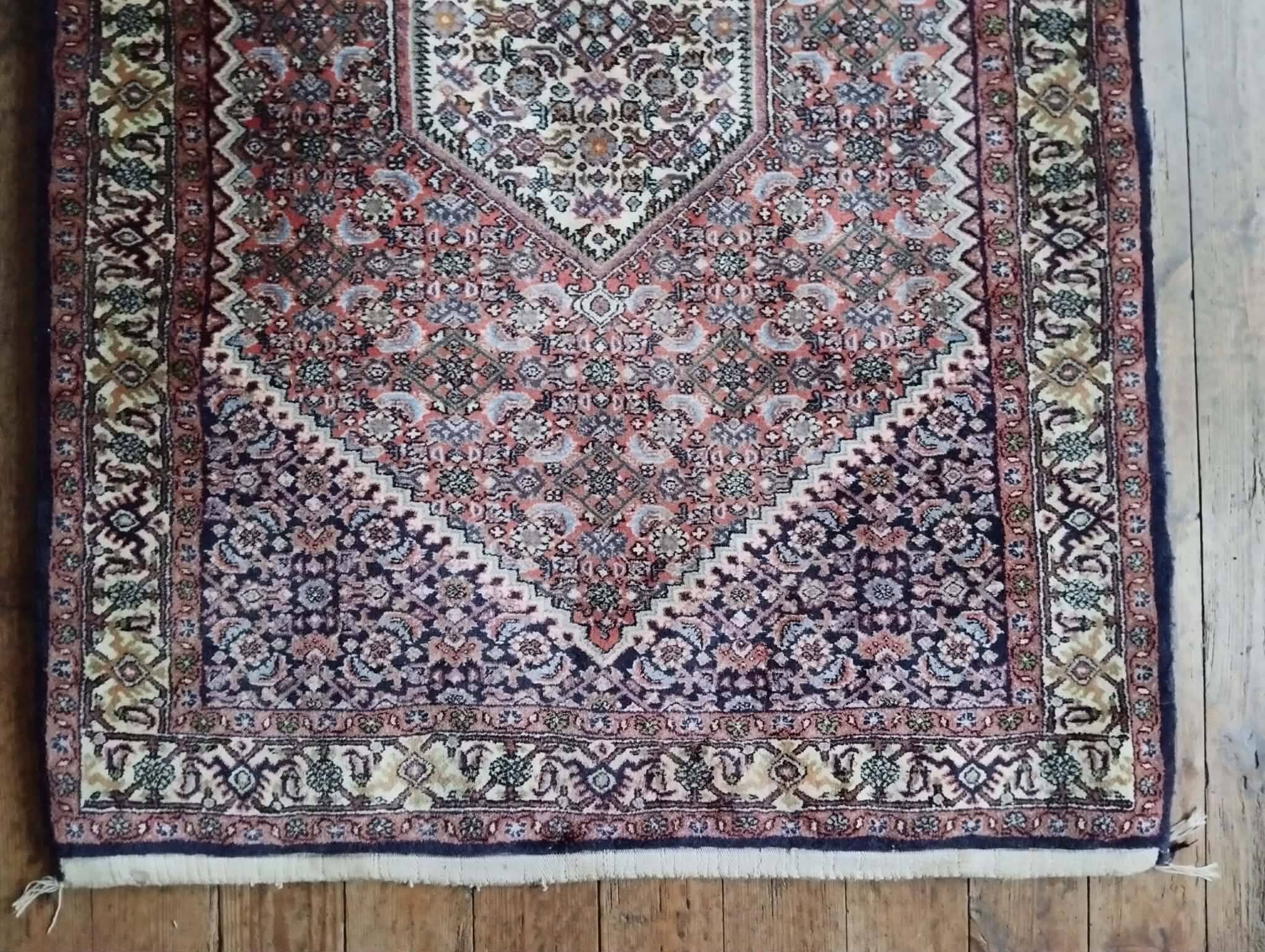Handmade Persian Bidjar rug 156x101cm