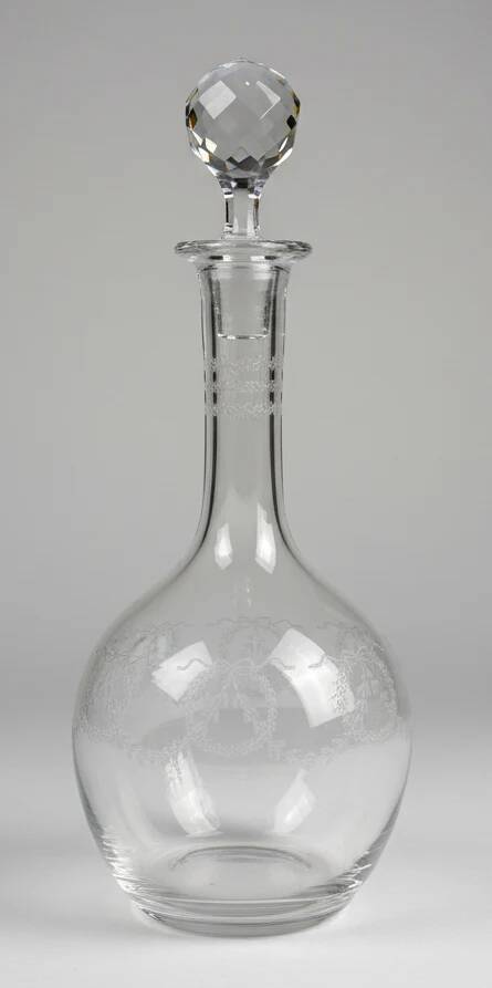 Engraved crystal carafe from the late 19th to early 20th century.