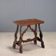 Petite table ancienne en noyer à pieds ajourés, XXe siècle