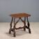 Petite table ancienne en noyer à pieds ajourés, XXe siècle