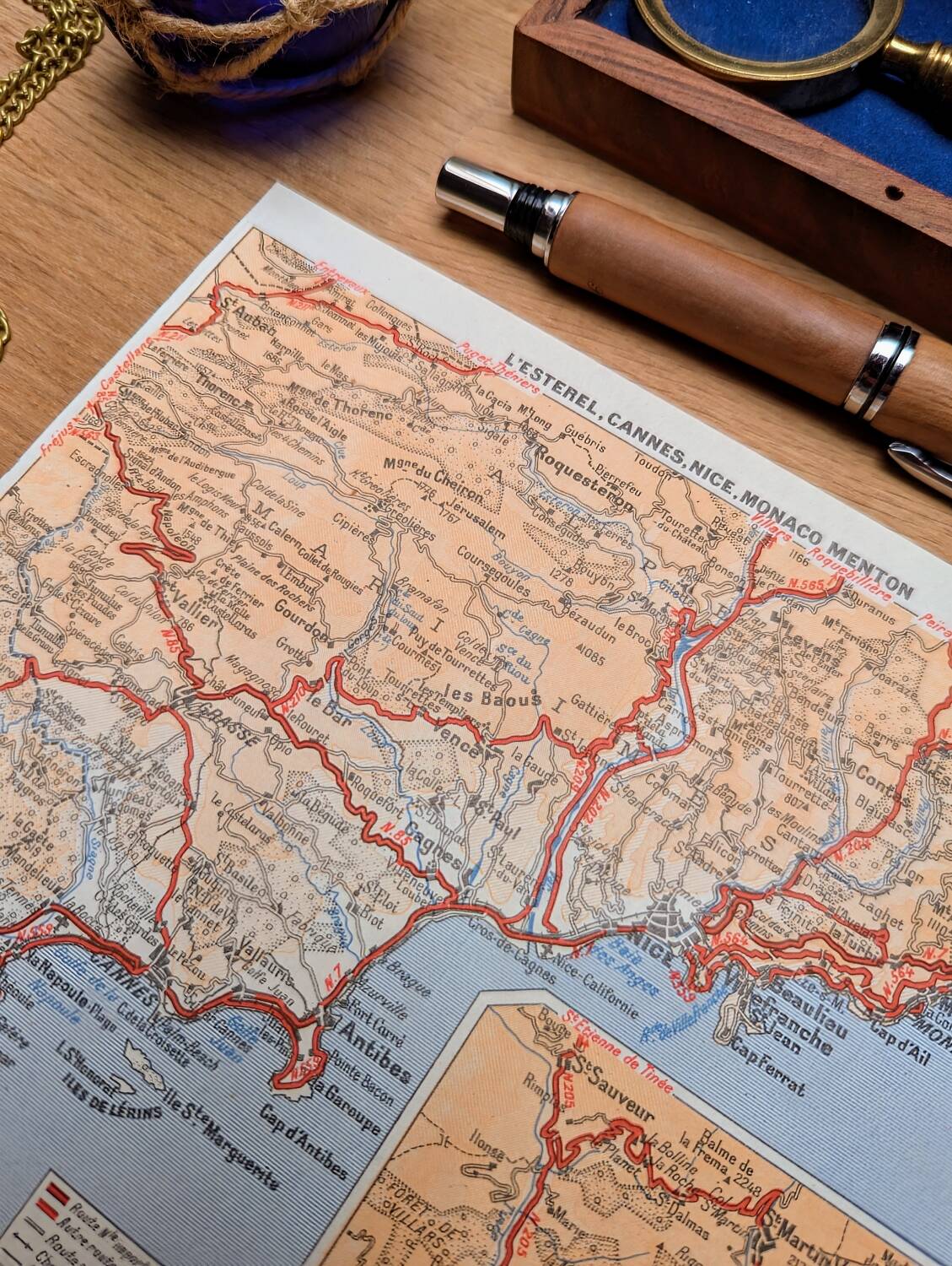 Imprimée en 1953, de Saint-Raphaël à Menton.