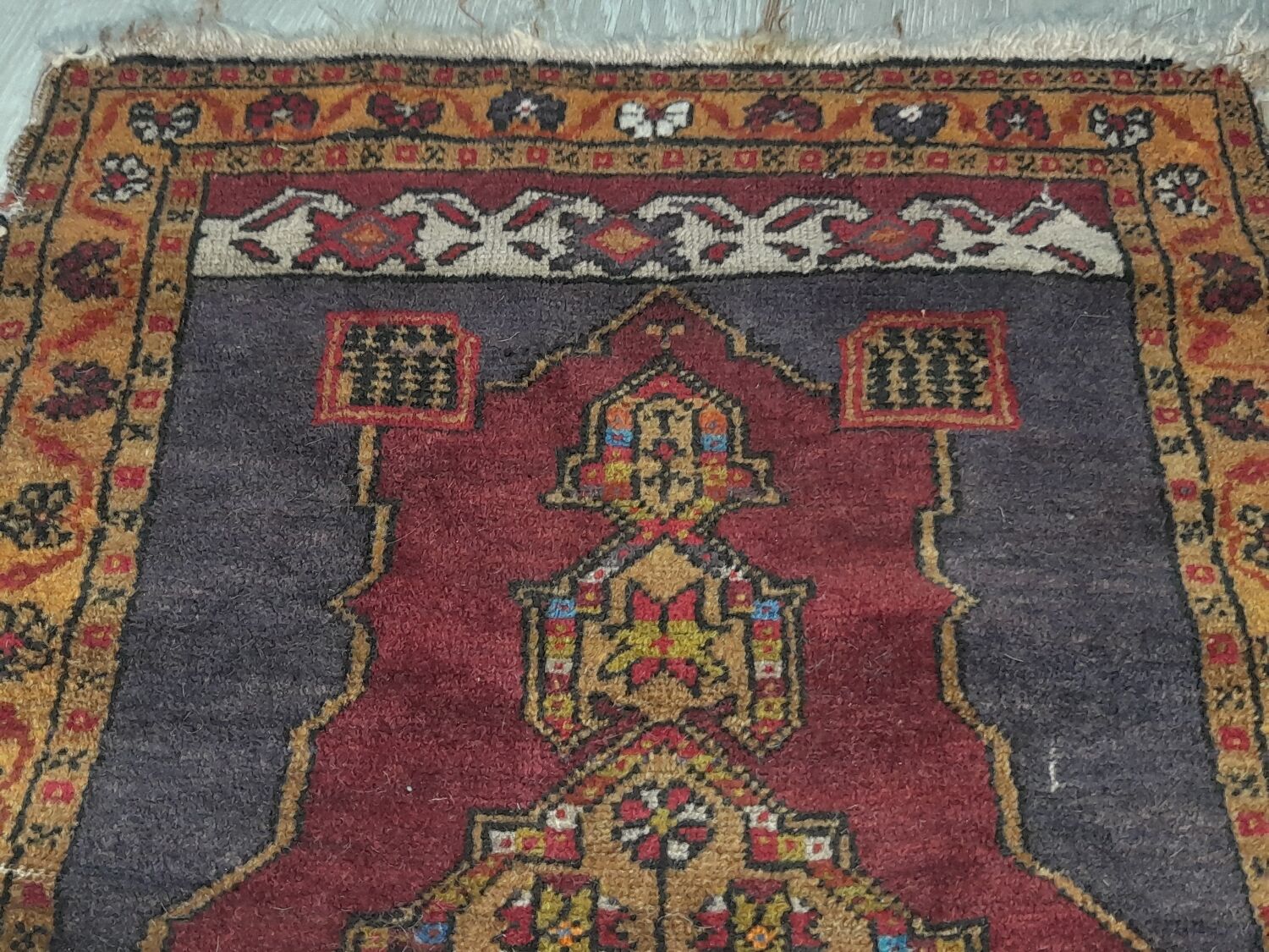 L'âme d'Anatolie : Tapis Tribal Violet Aubergine
