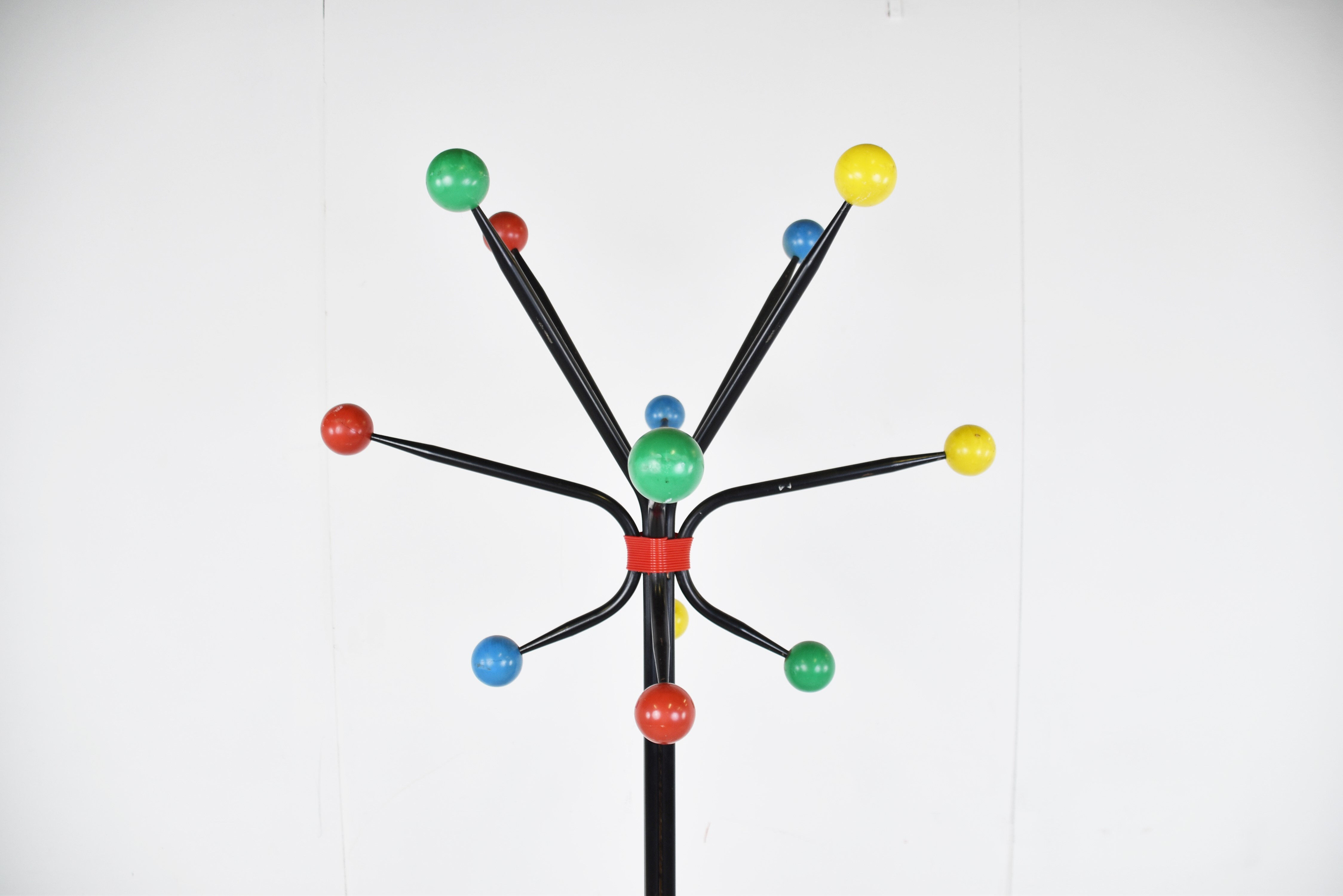 Porte-manteau atomique des années 50, milieu du siècle.