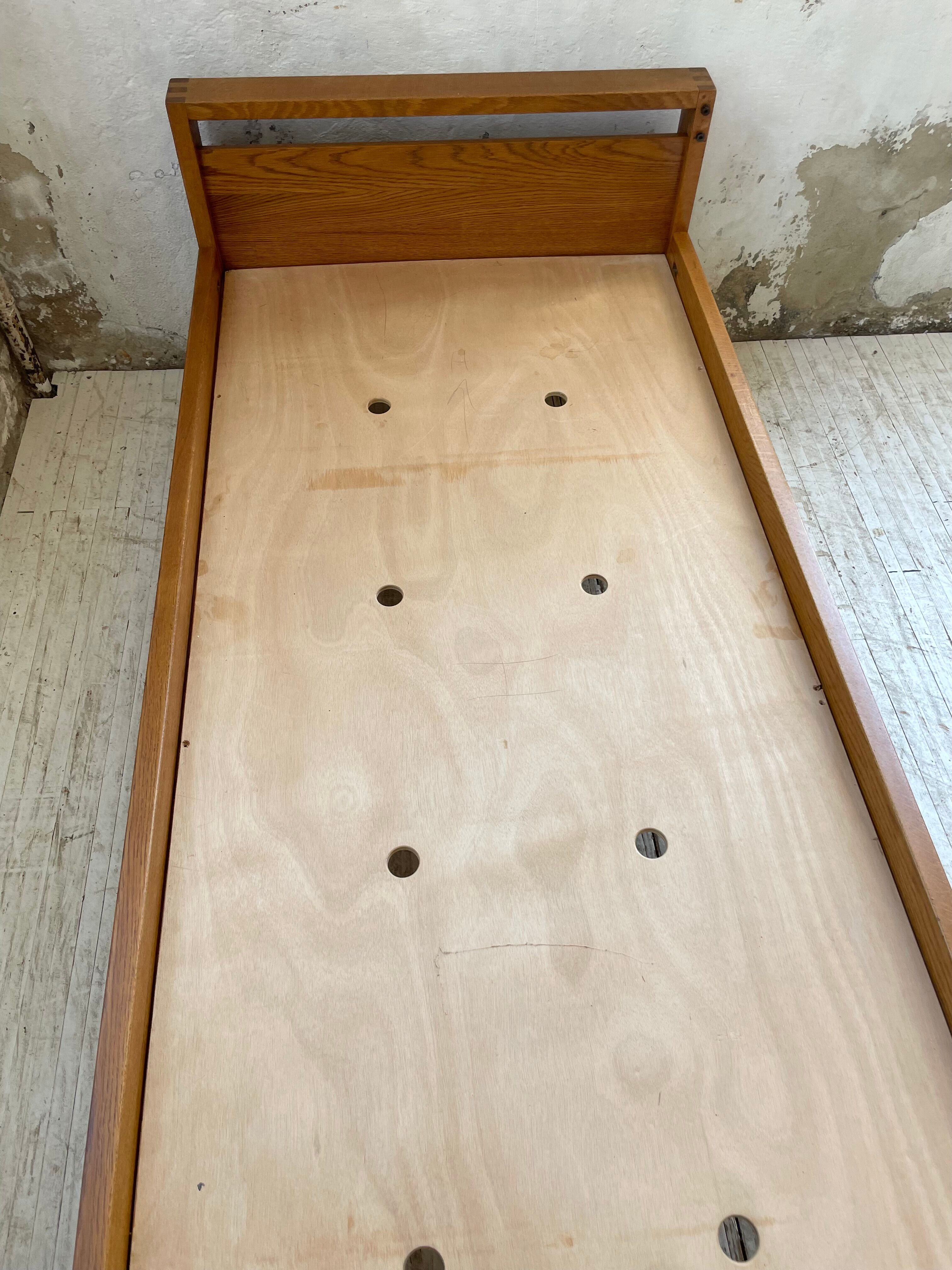 Daybed bed L06A in solid elm Chapo