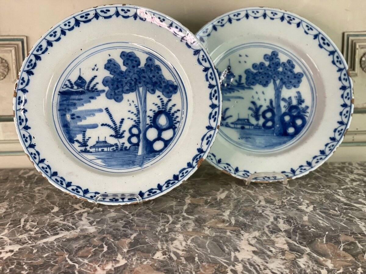 Paire de plats en faïence de Delft, XVIIIème siècle
