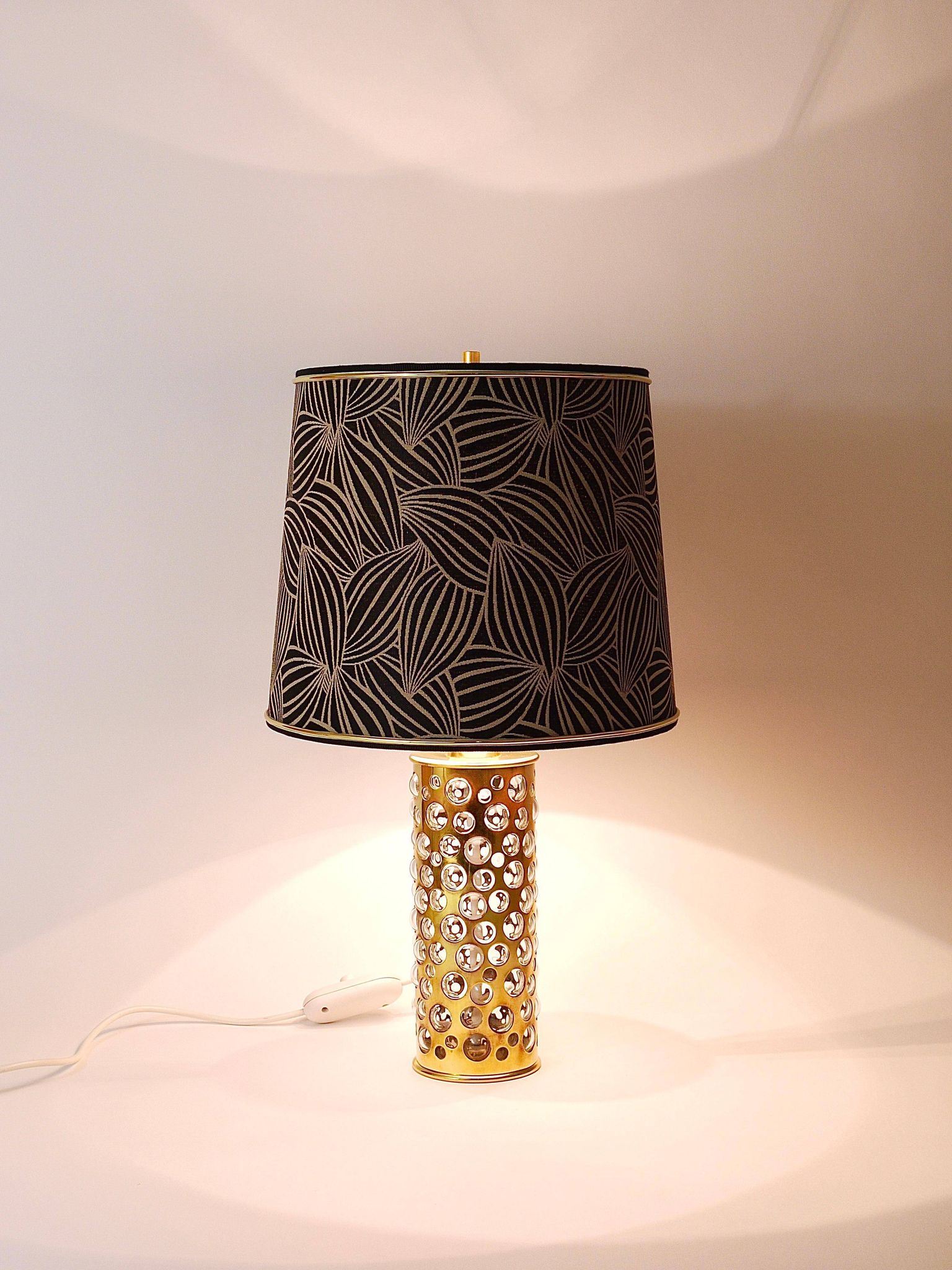 Rupert table lamp by Nikoll mid-century in brass tube and bubble glass, Austria, 1950s.