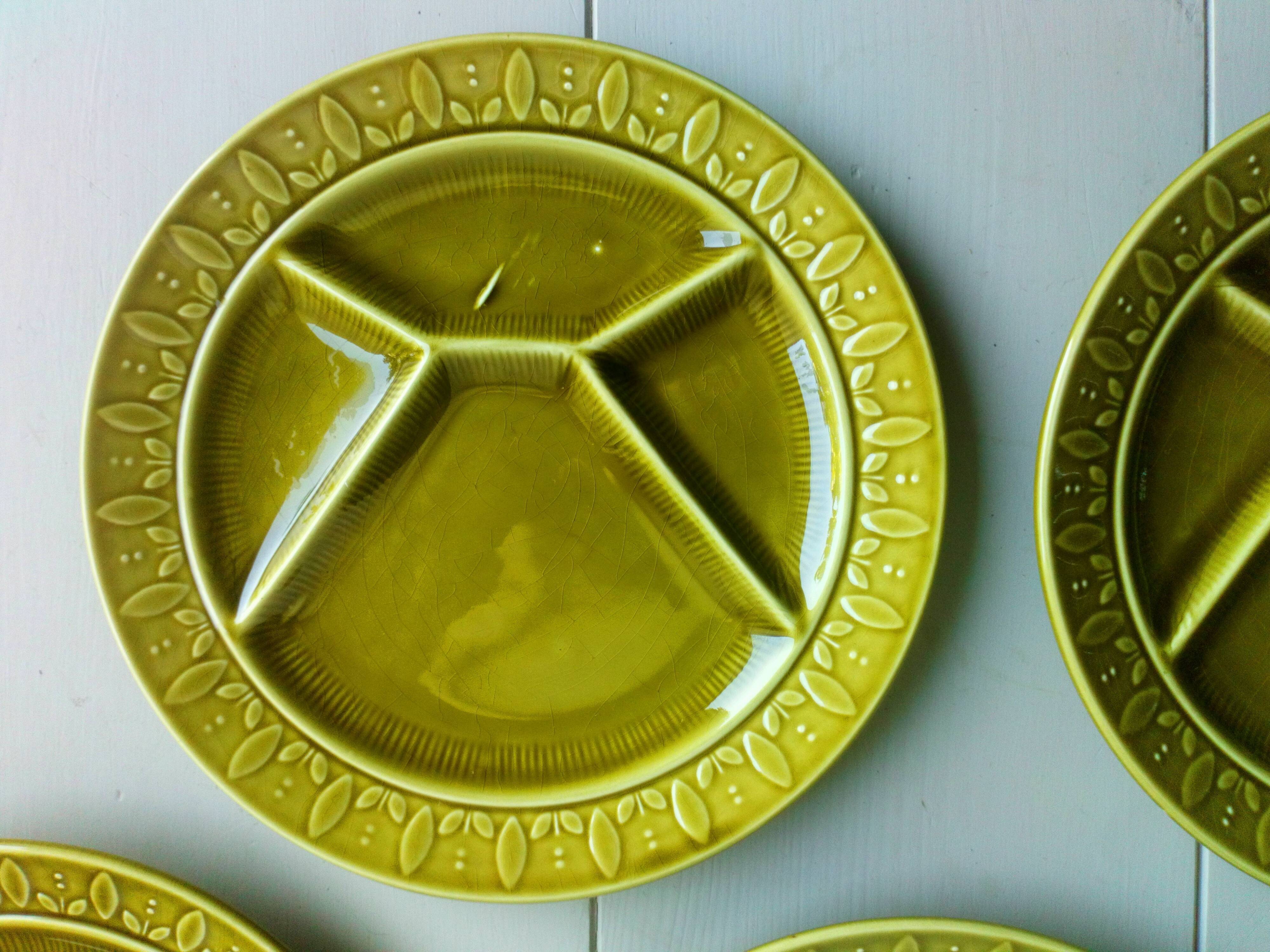 Five plates with scandinavian ceramic hors d'oeuvres