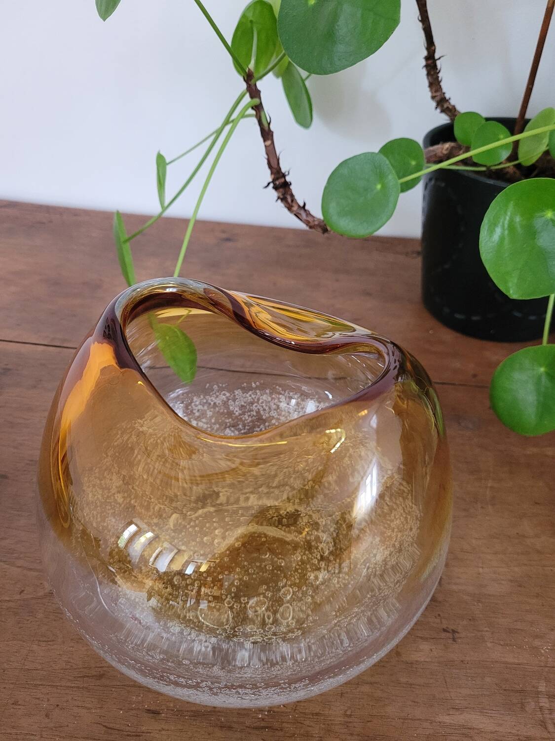 Vase boule en verre soufflé