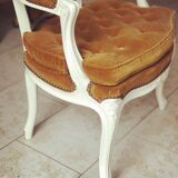 2 fauteuils cabriolet Louis XV jaune moutarde