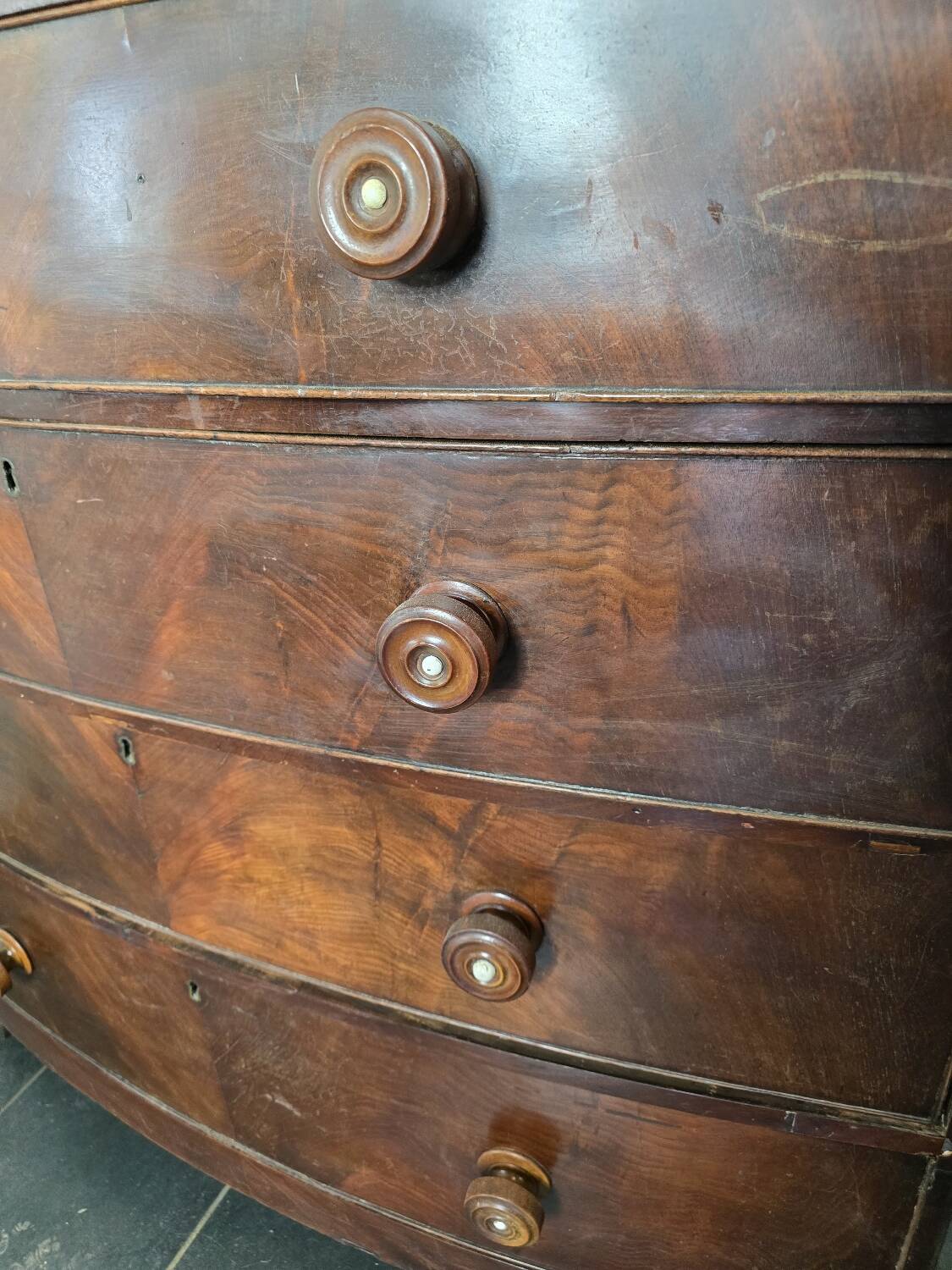 English mahogany chest of drawers