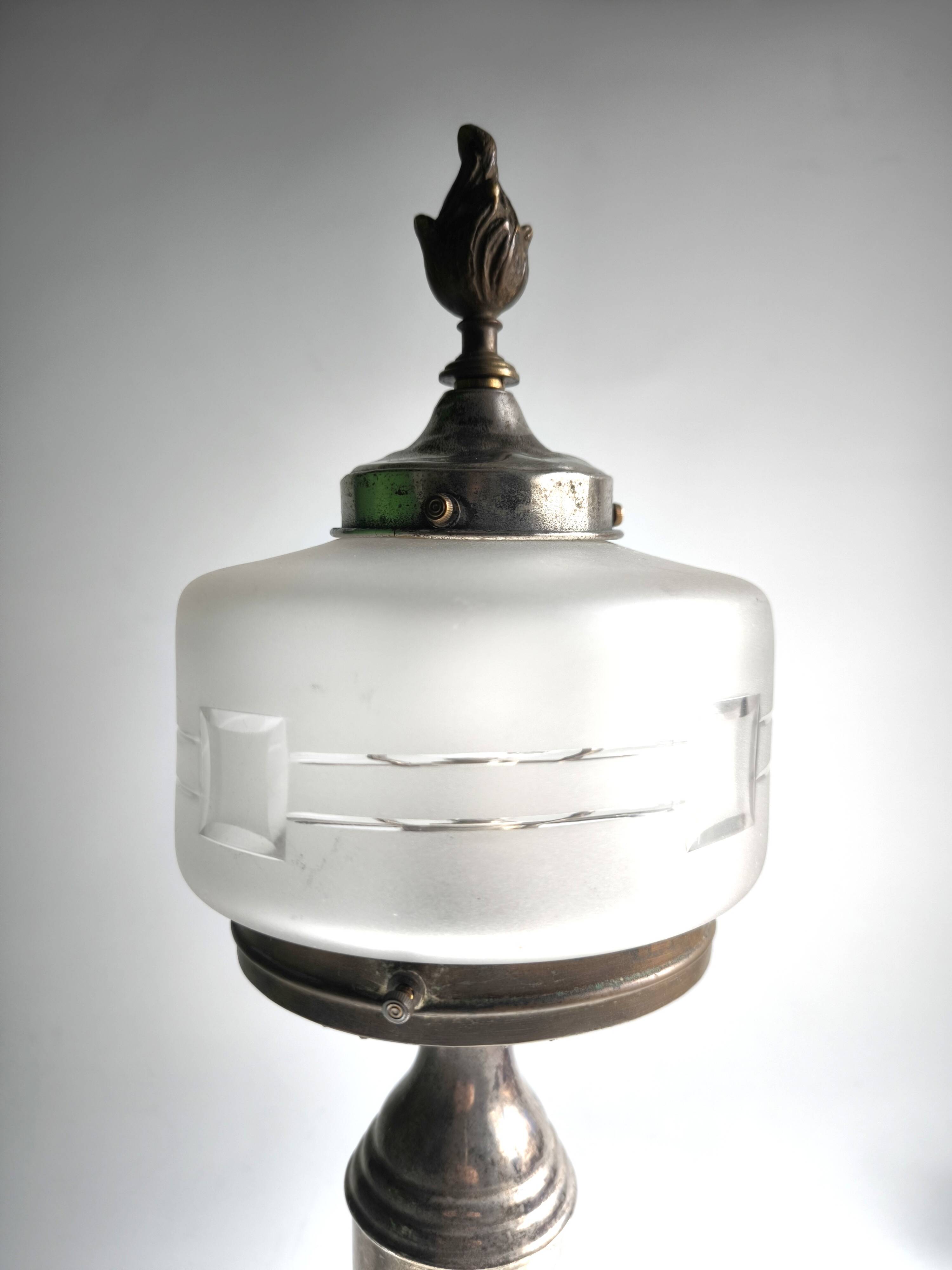 French Art Deco table lamp