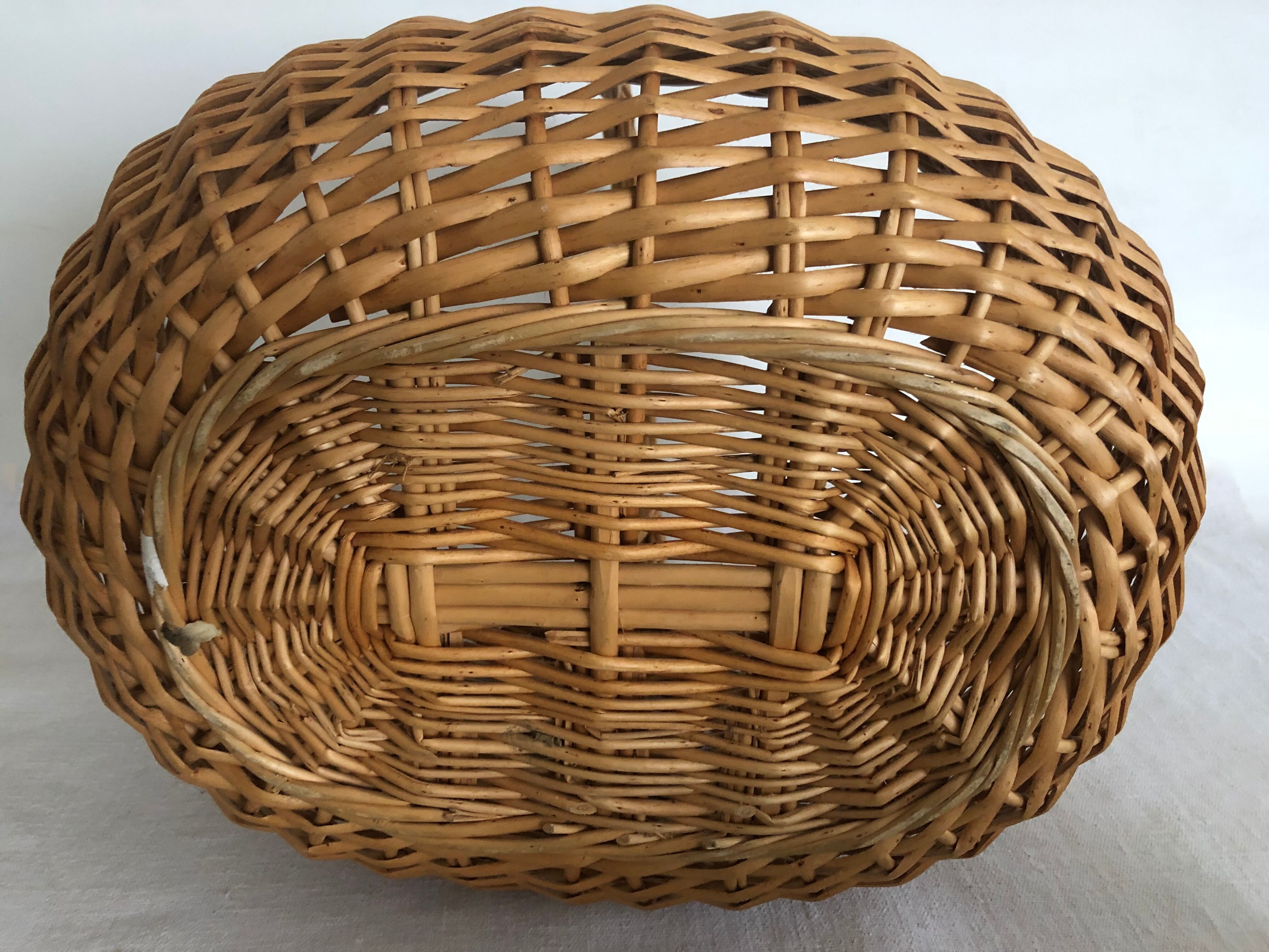 Braided wicker oval basket